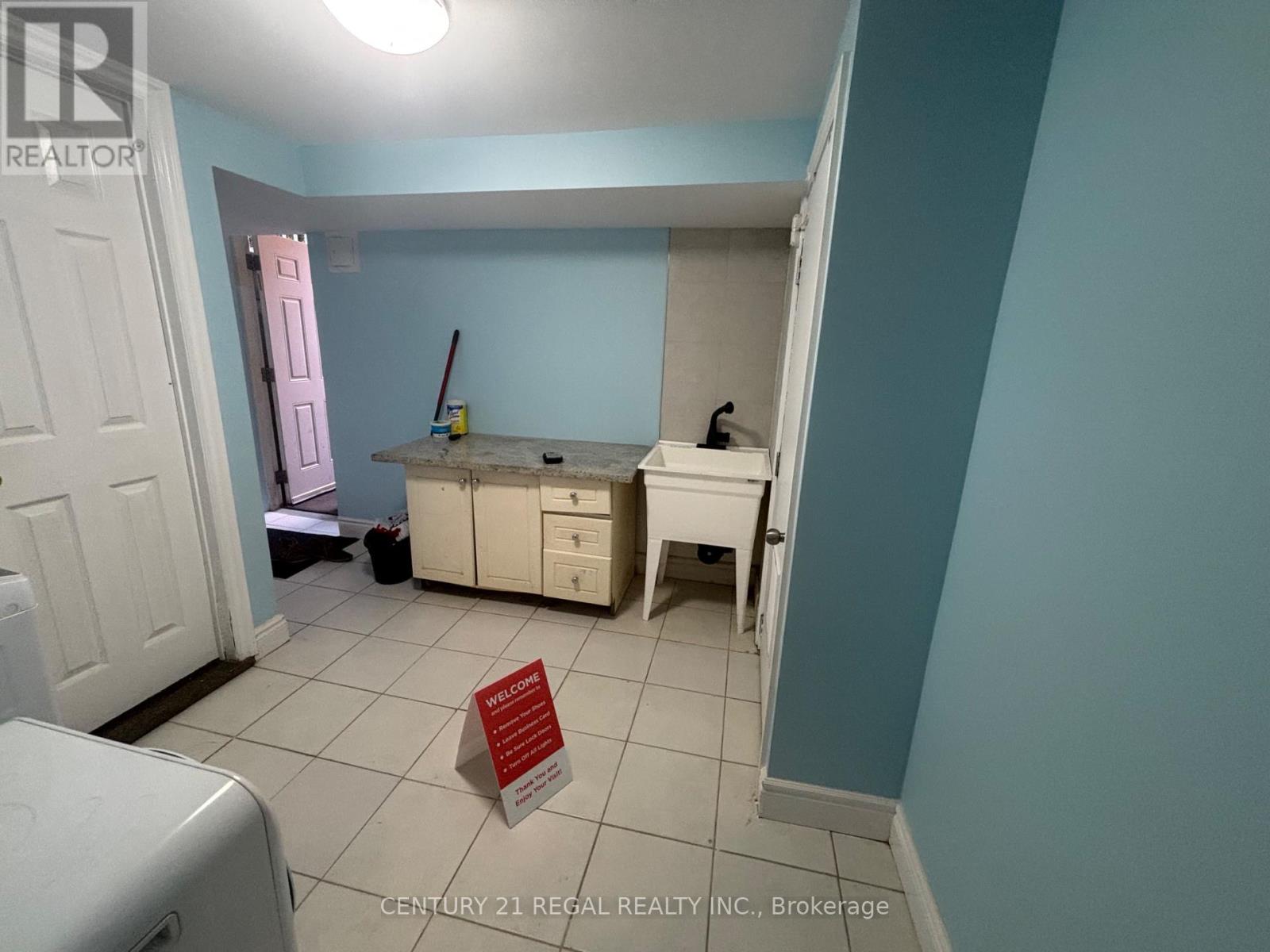 2640 Lake Shore Boulevard W Property Photo 6