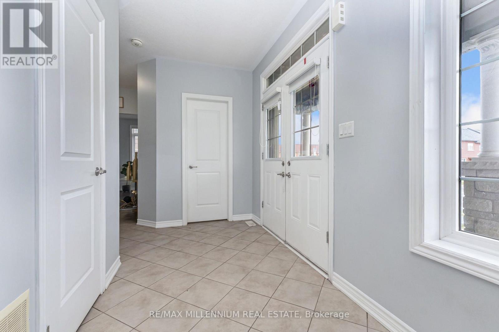 366 Remembrance Road Property Photo 13