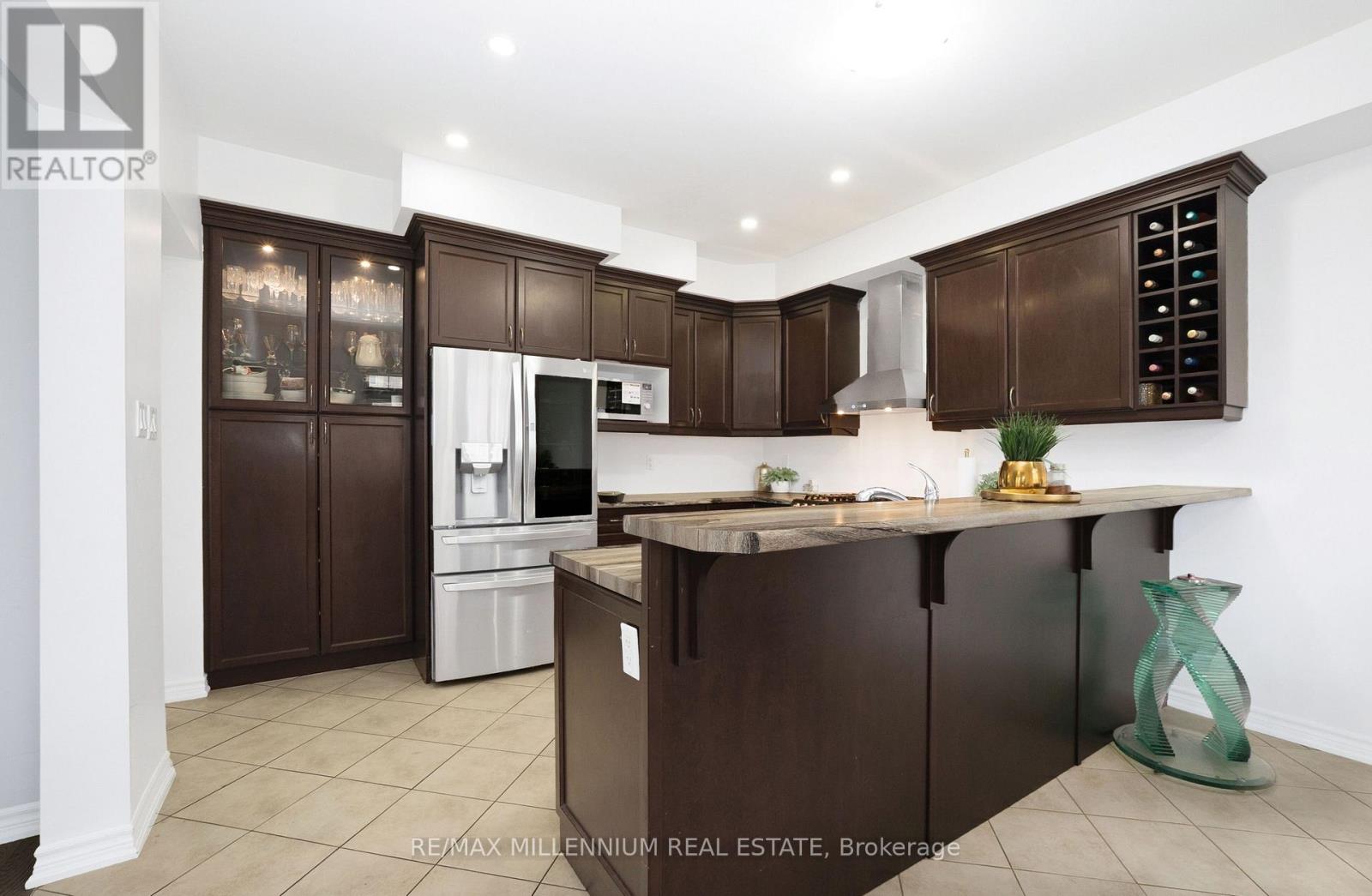 366 Remembrance Road Property Photo 19