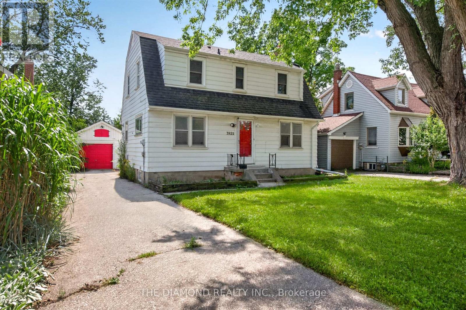 3925 Bloor Street W Property Photo 2
