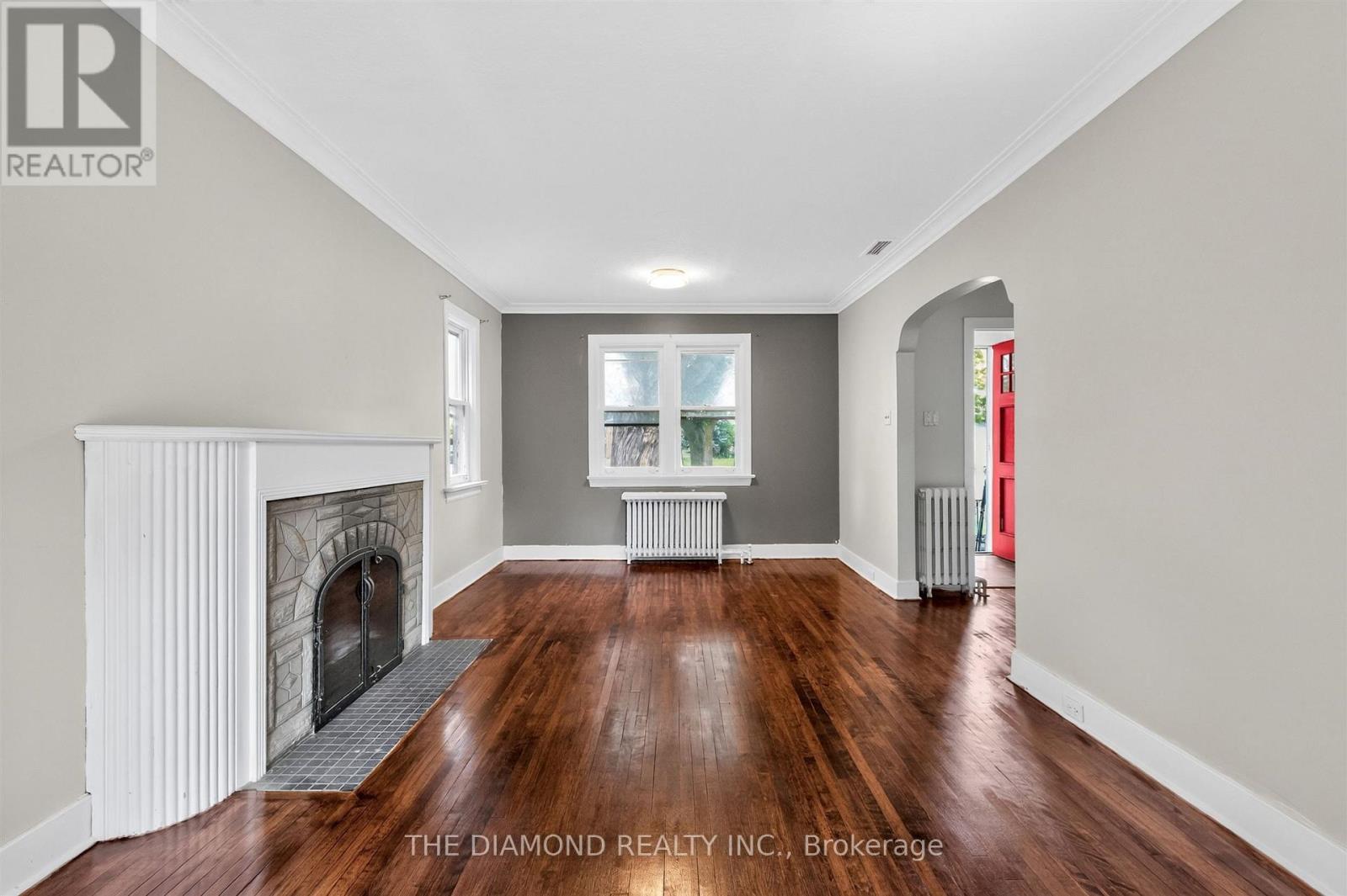 3925 Bloor Street W Property Photo 6