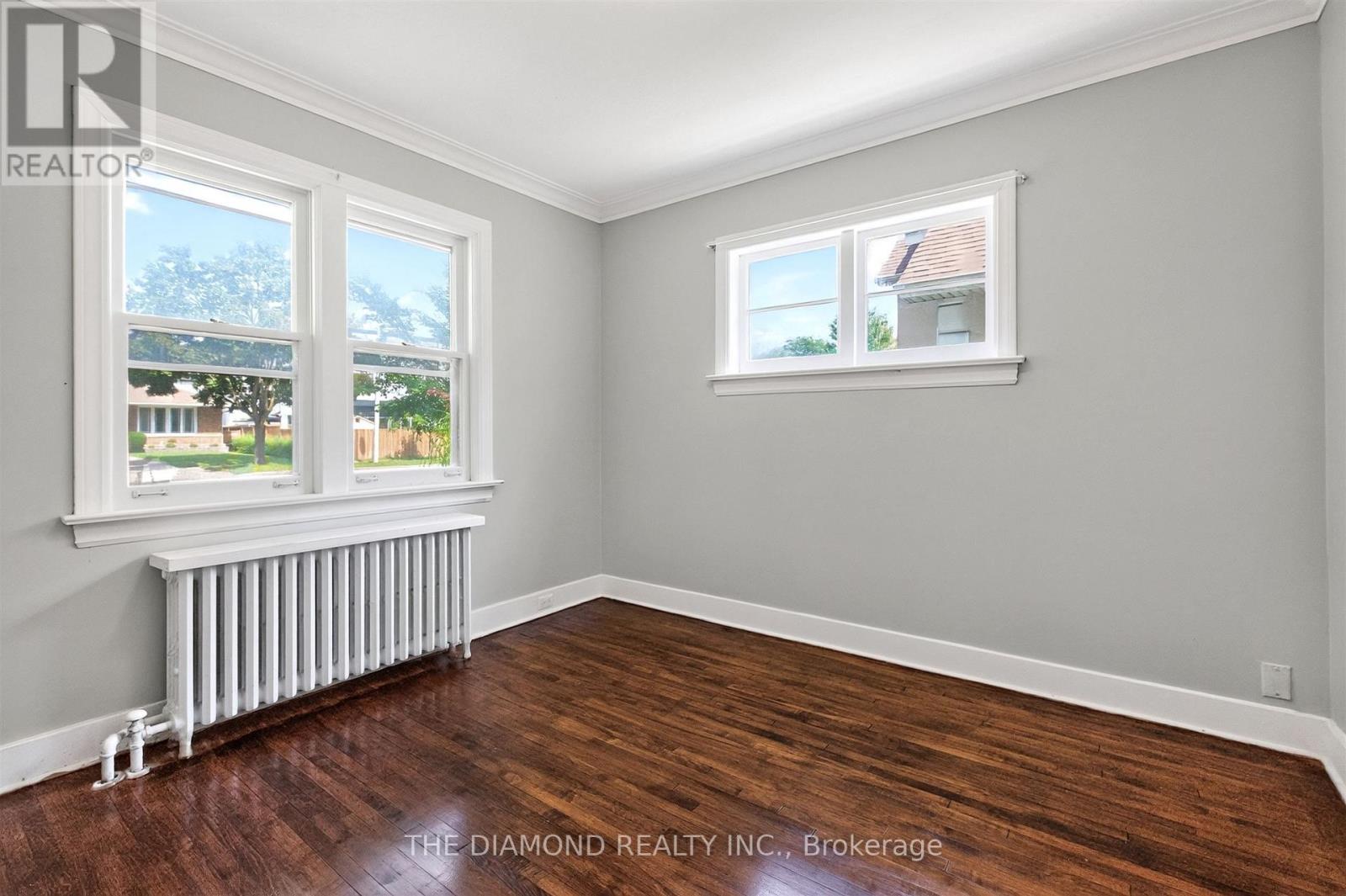 3925 Bloor Street W Property Photo 11