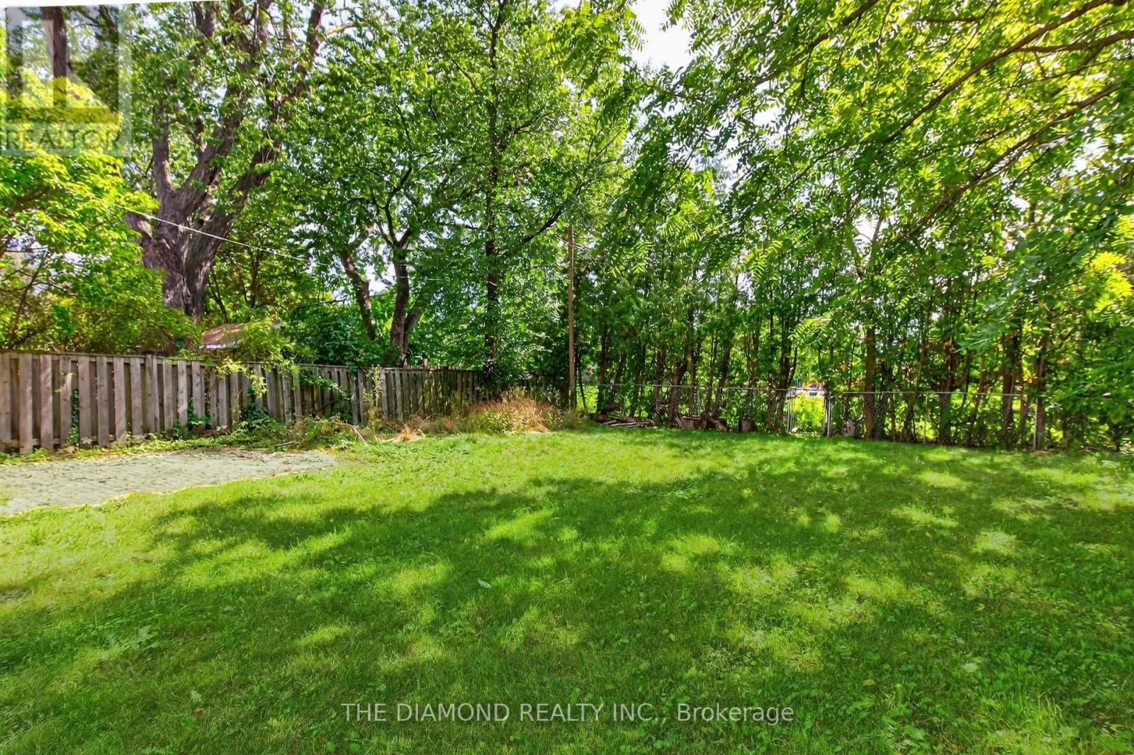 3925 Bloor Street W Property Photo 20