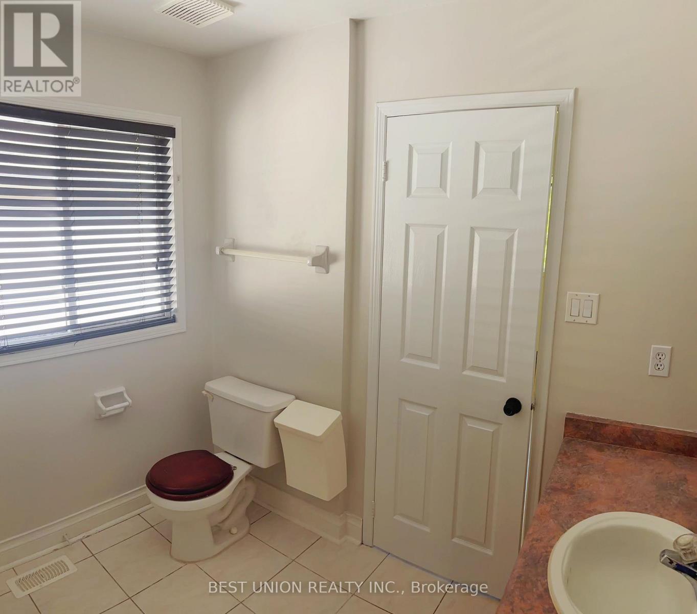 2864 Westbury Court Property Photo 13