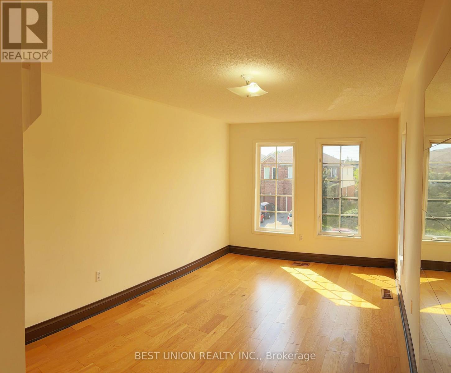2864 Westbury Court Property Photo 14
