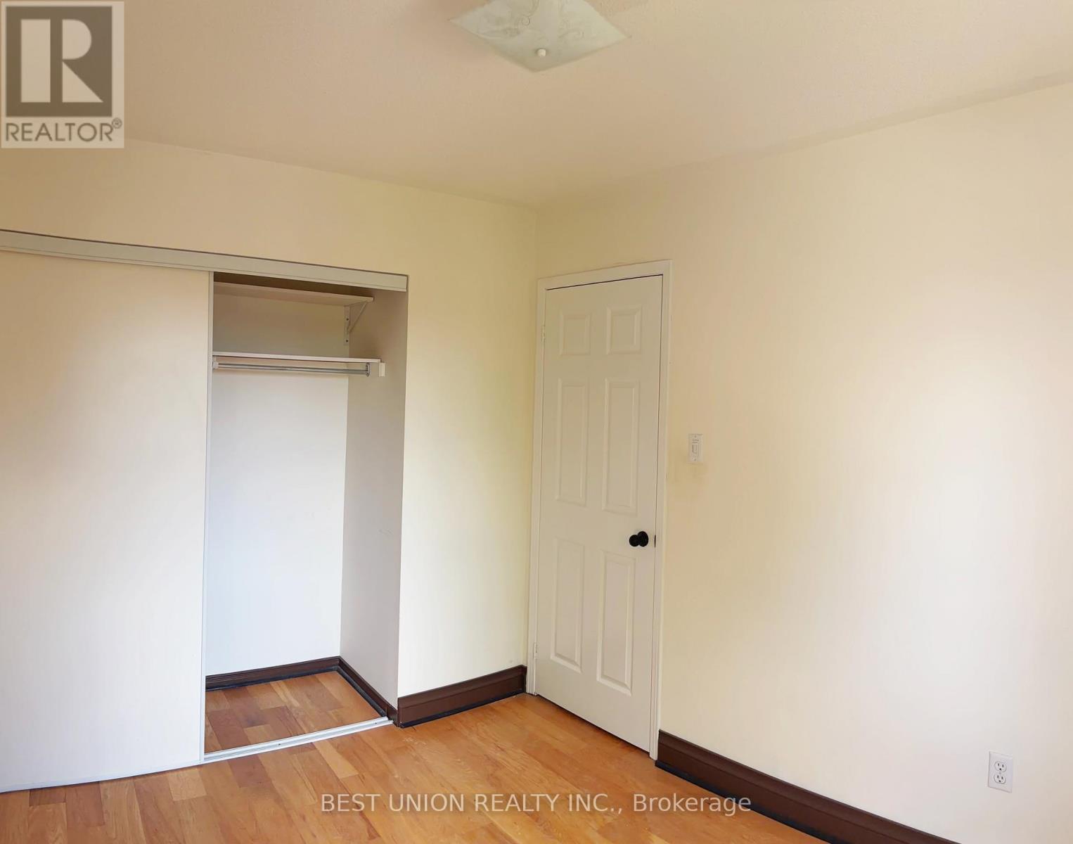 2864 Westbury Court Property Photo 17