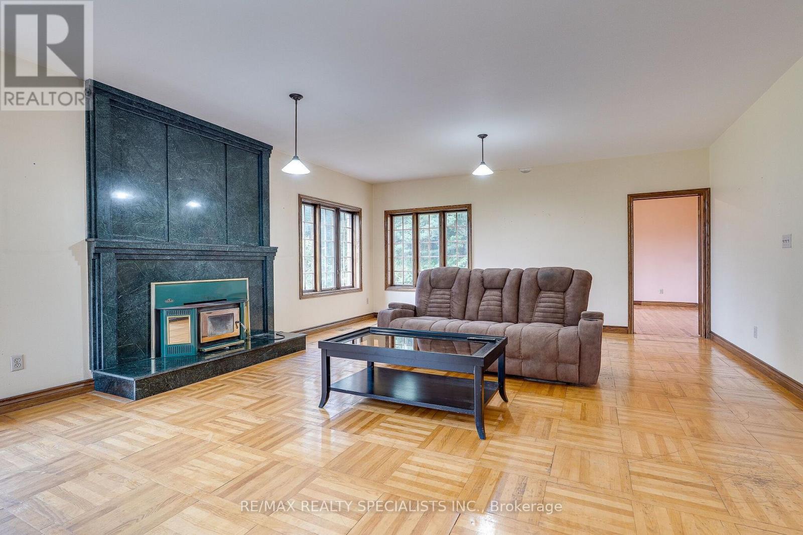 11 Prince Andrew Drive Property Photo 7