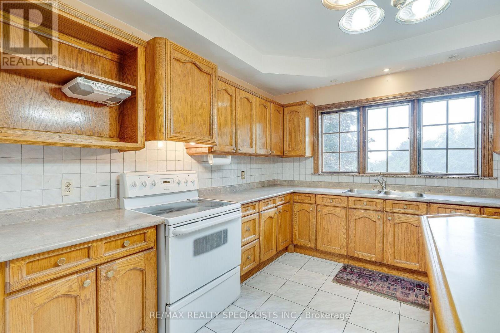 11 Prince Andrew Drive Property Photo 20