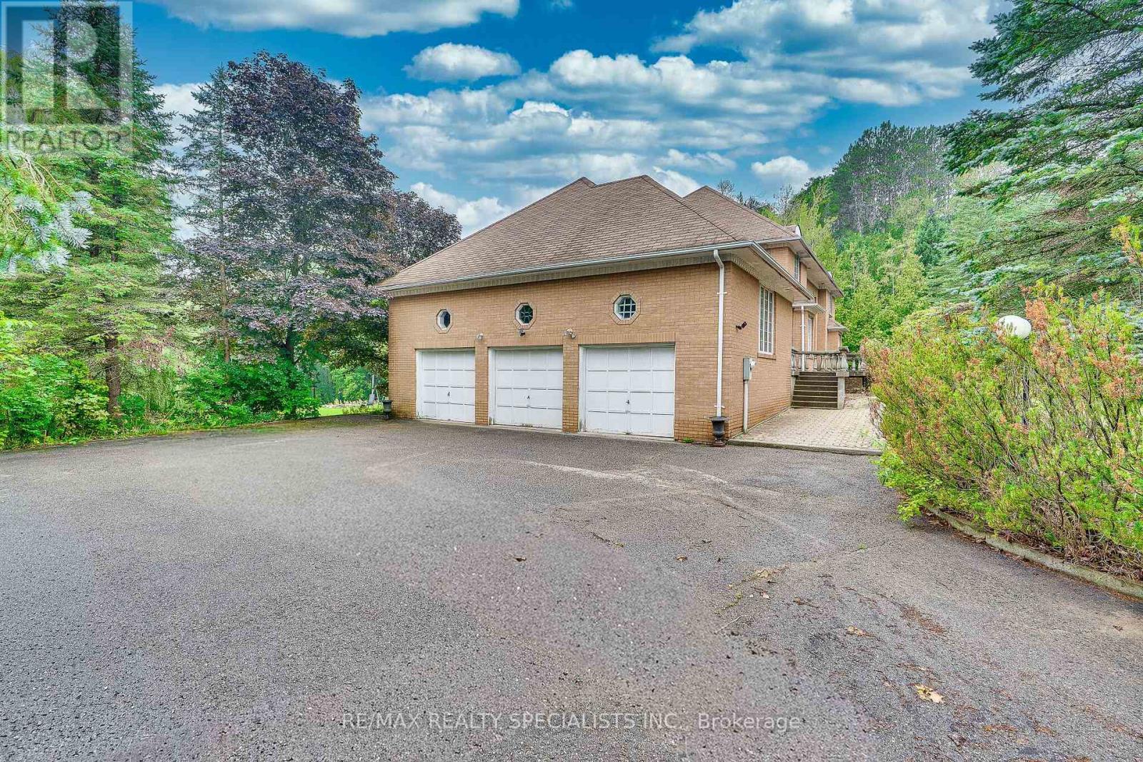11 Prince Andrew Drive Property Photo 45