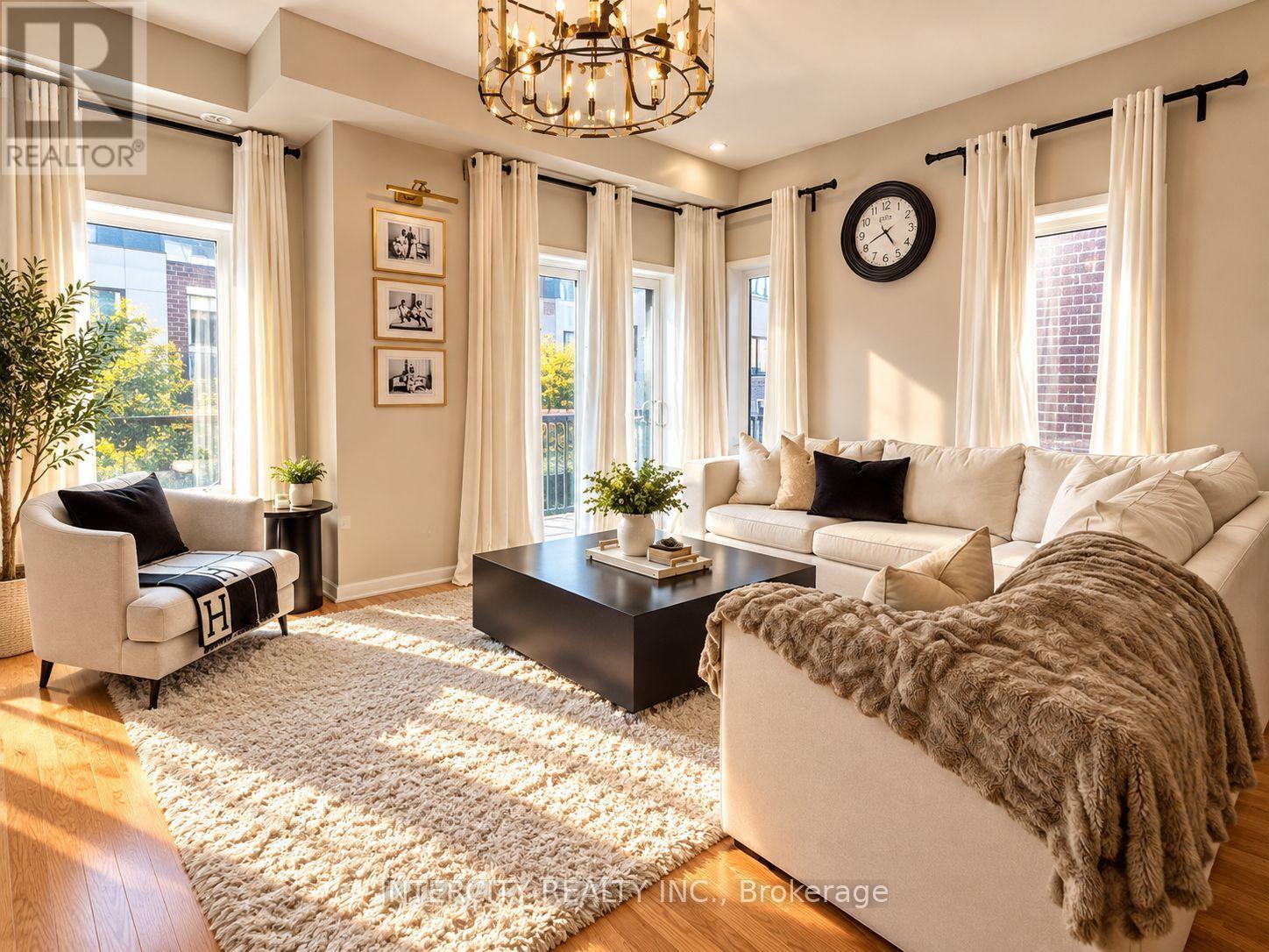 12 Heathrow Lane Property Photo 11