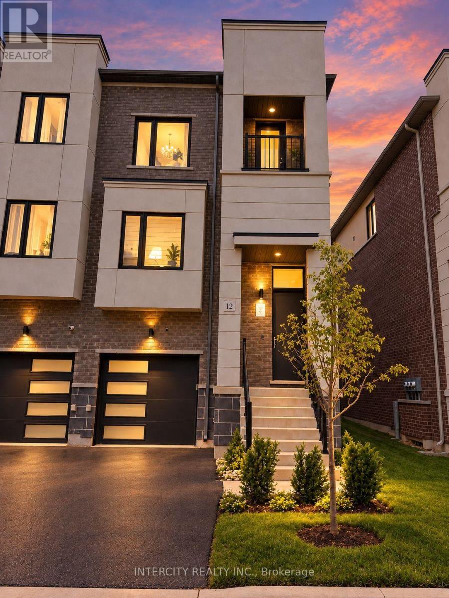 12 Heathrow Lane Property Photo 22