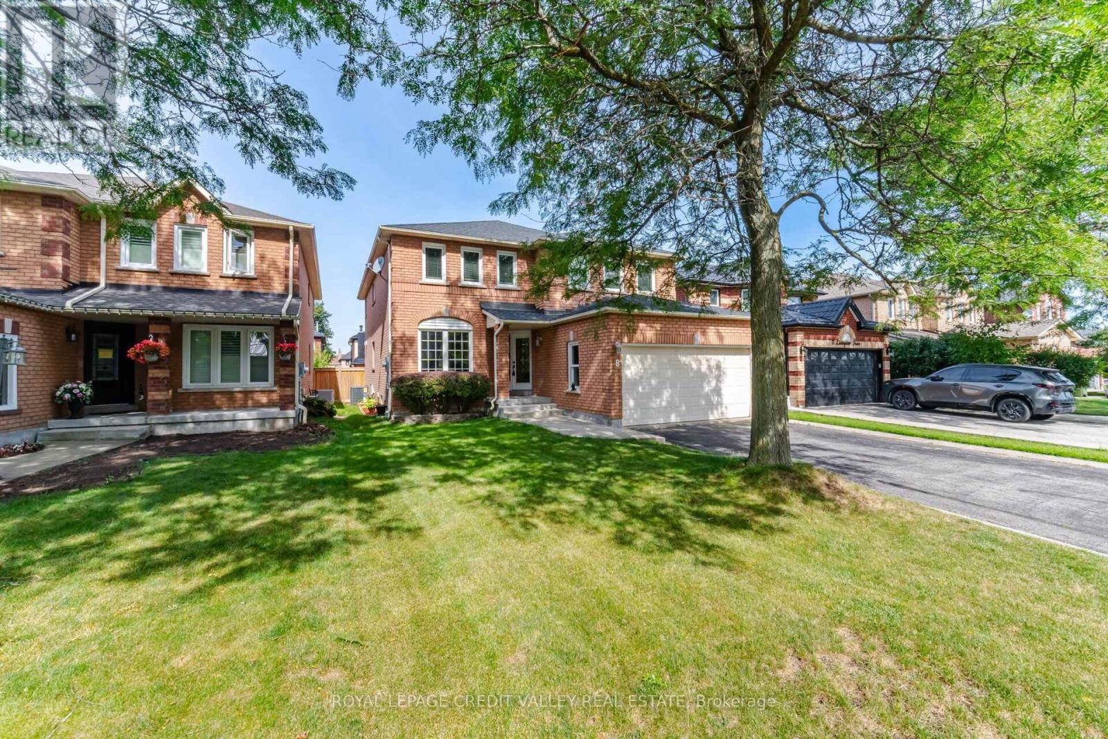 8 Livingston Drive Property Photo 1