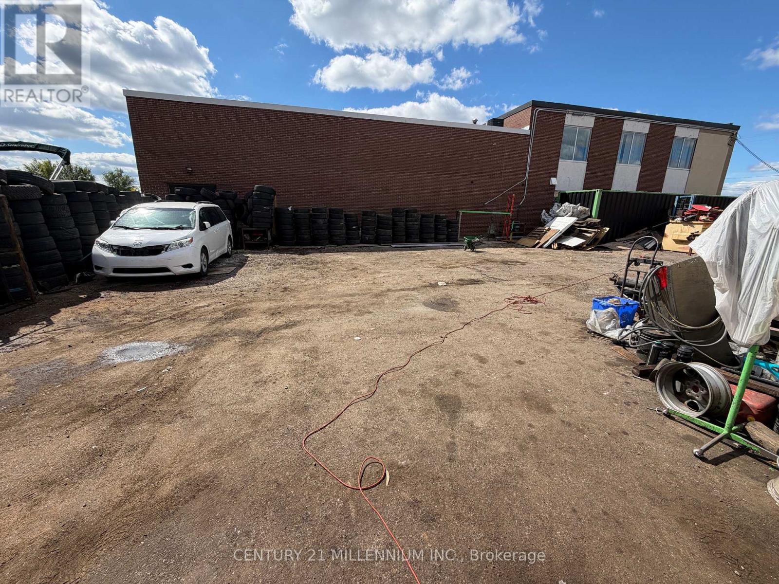 8 Milvan Drive Property Photo 22