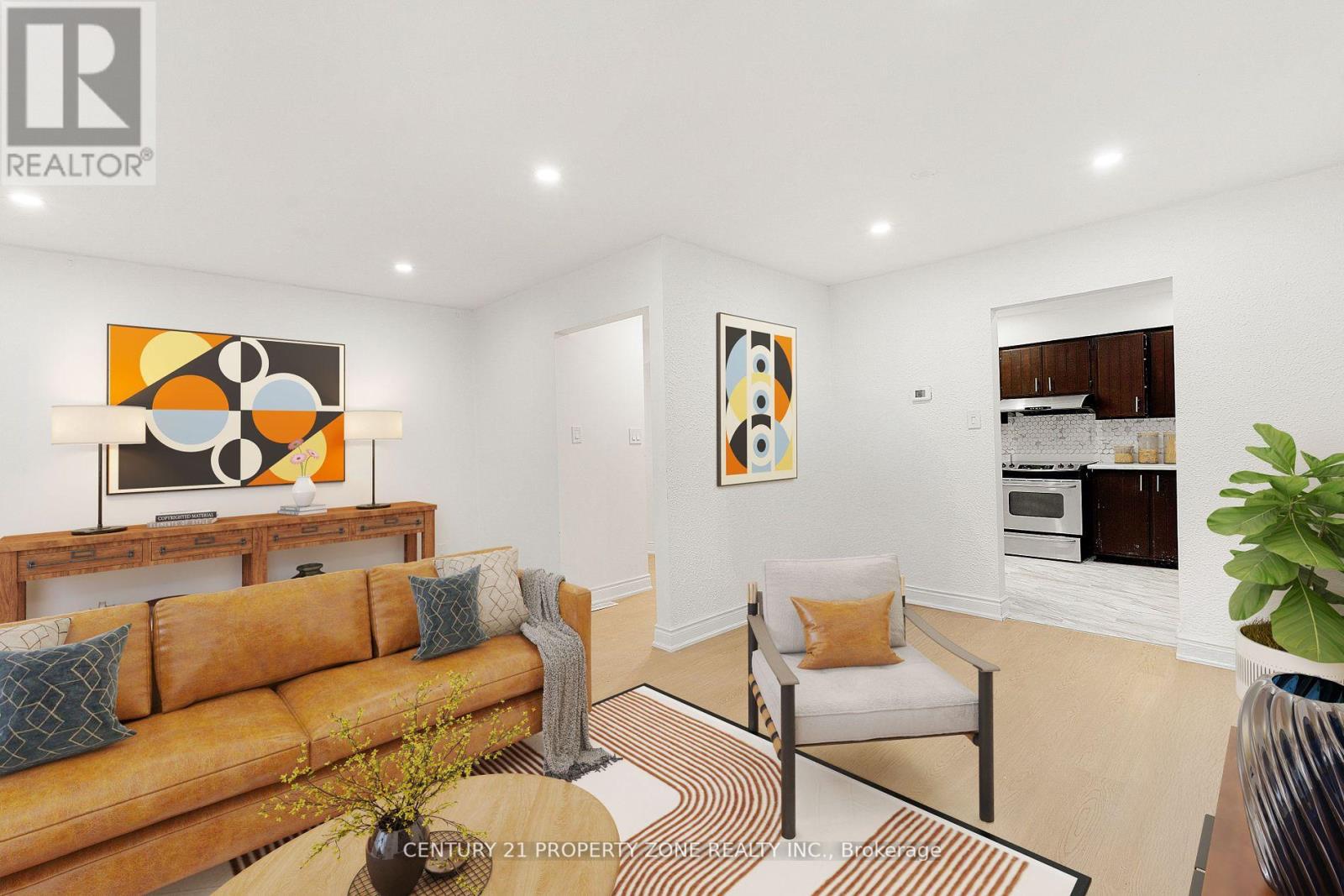 96 Centre Street N Property Photo 1