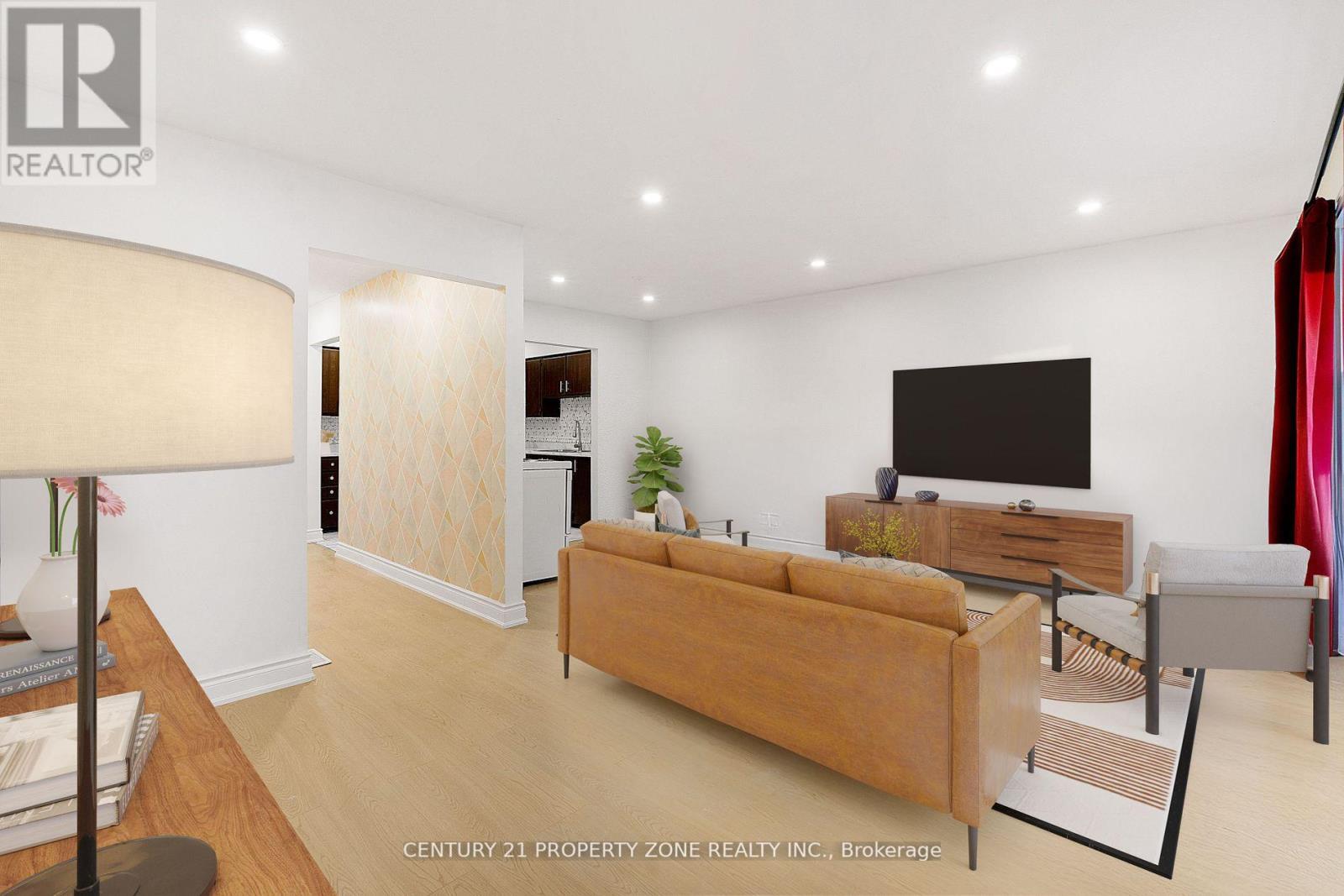 96 Centre Street N Property Photo 2
