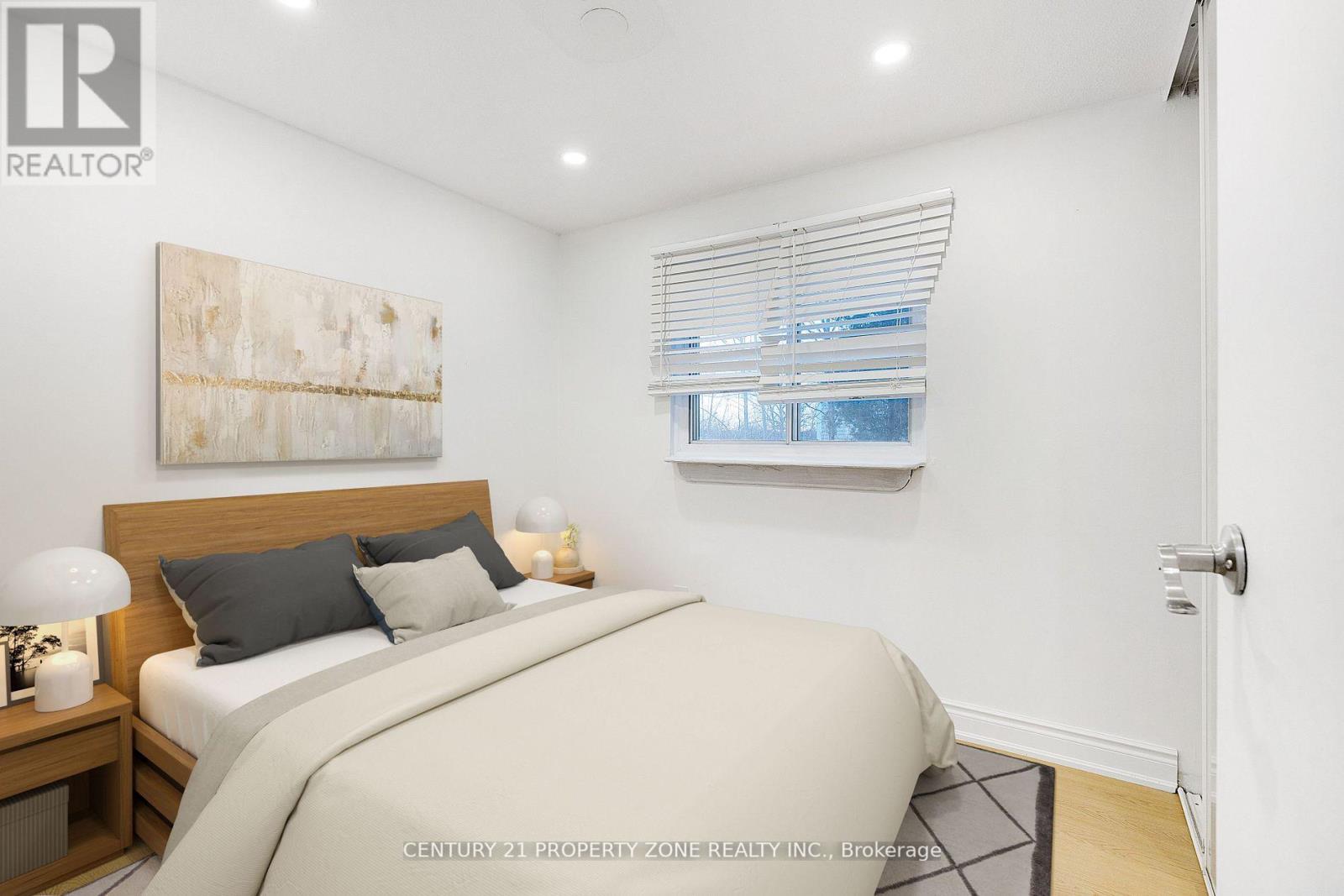 96 Centre Street N Property Photo 3