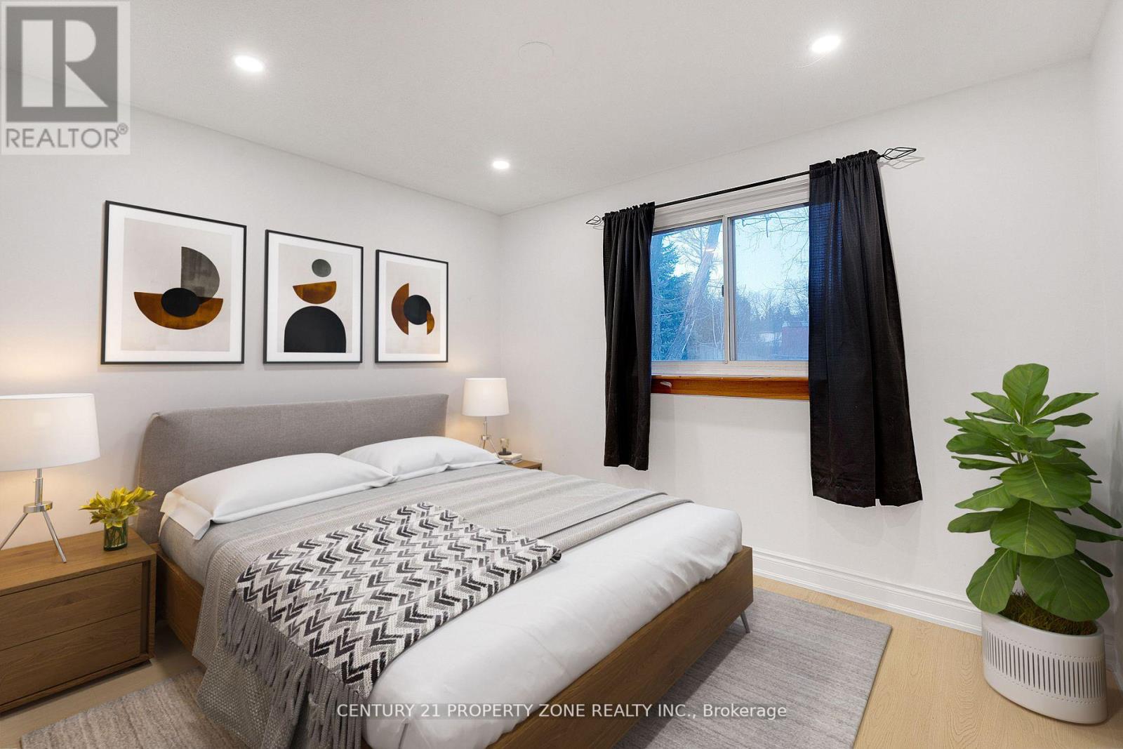 96 Centre Street N Property Photo 6