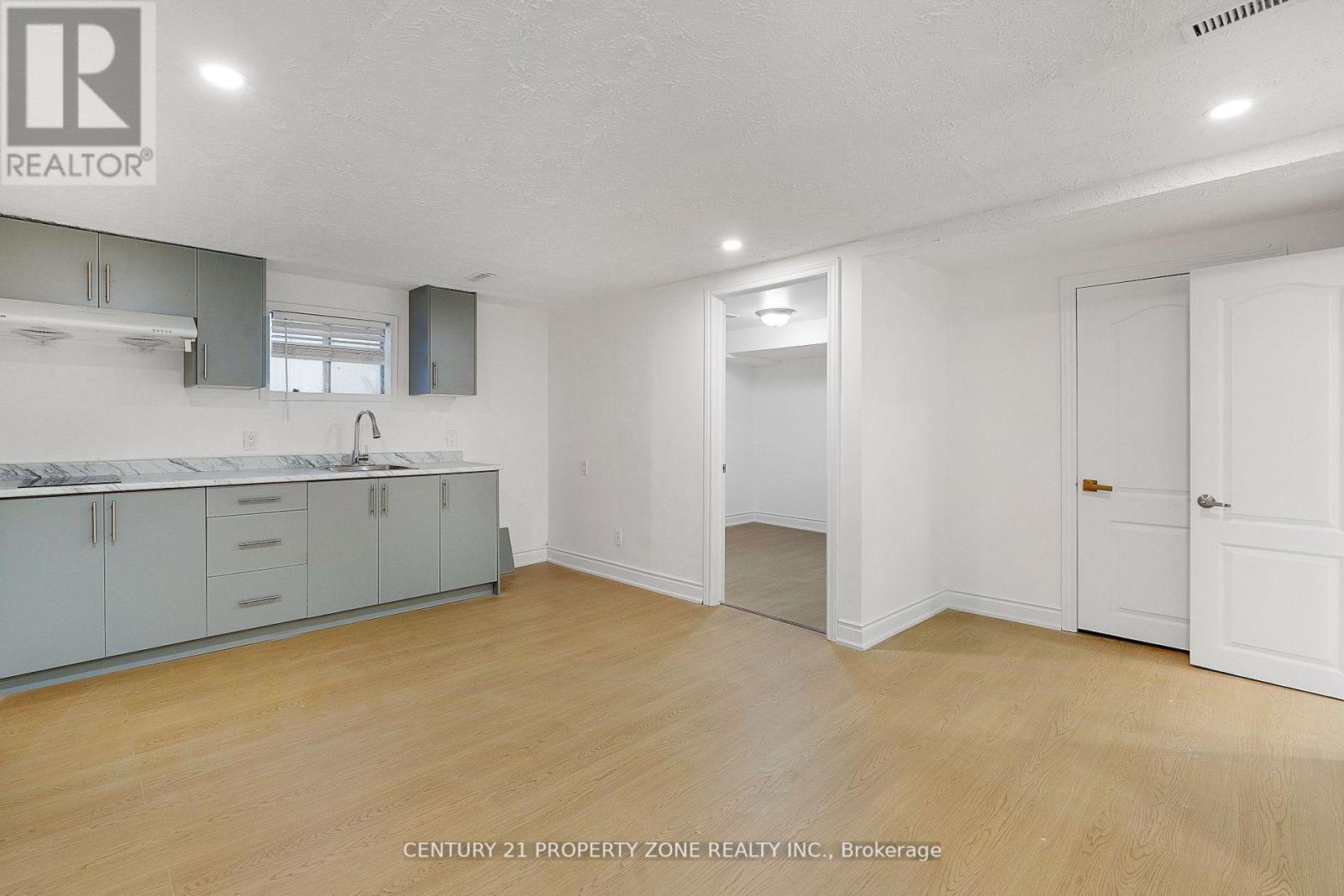 96 Centre Street N Property Photo 13