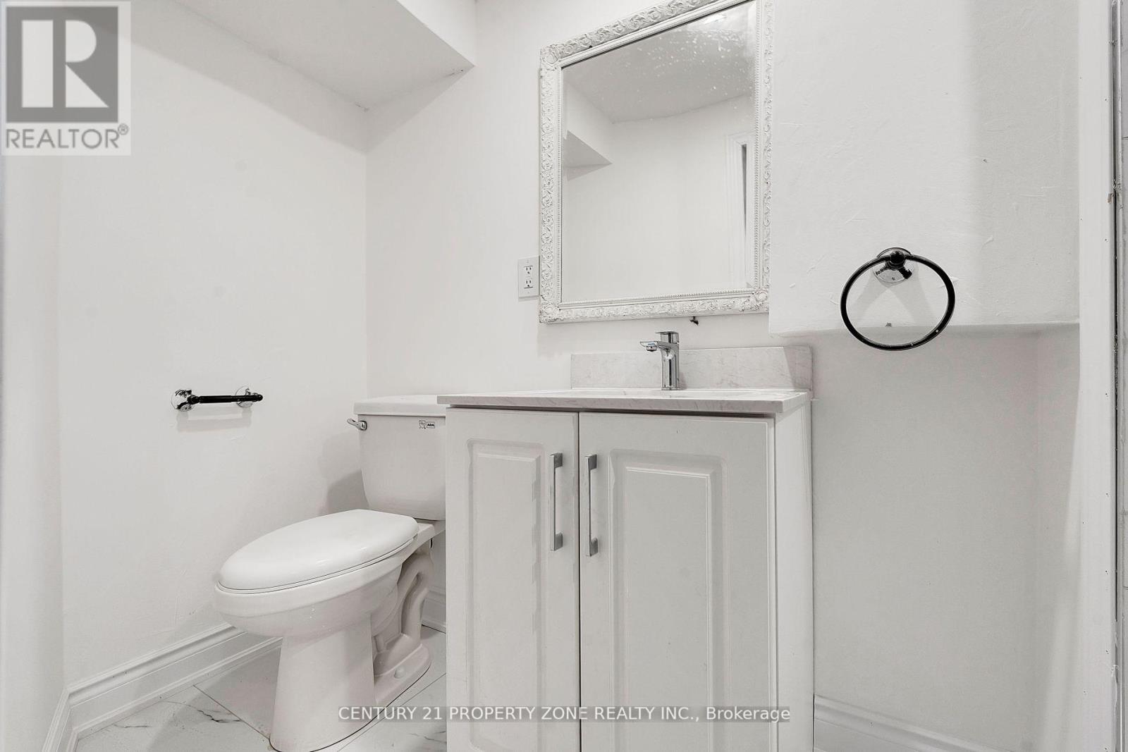 96 Centre Street N Property Photo 18