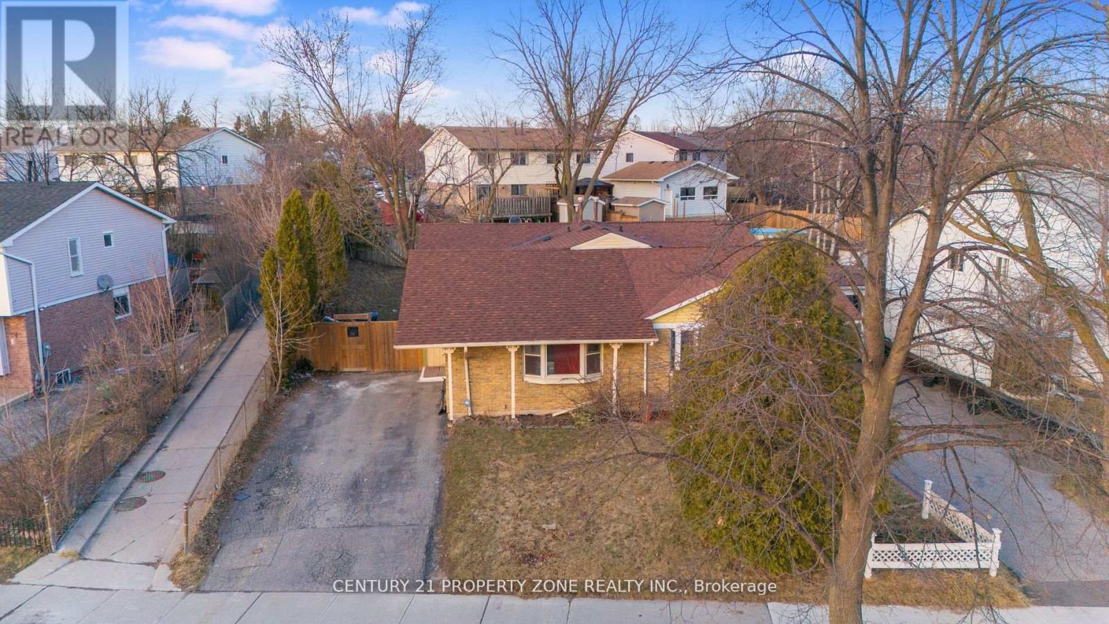 96 Centre Street N Property Photo 21