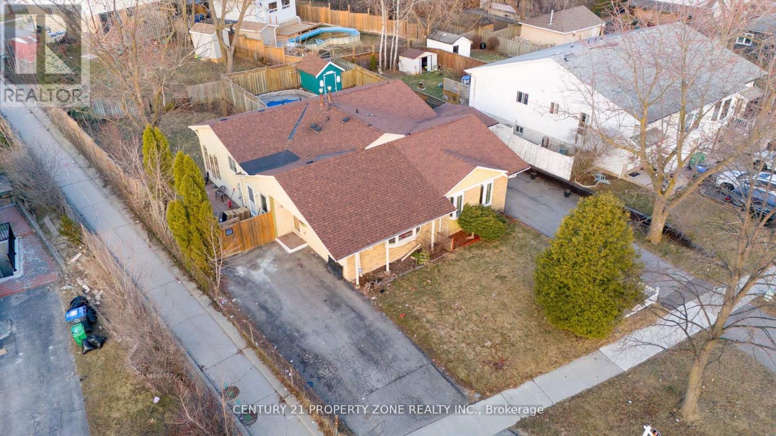 96 Centre Street N Property Photo 30