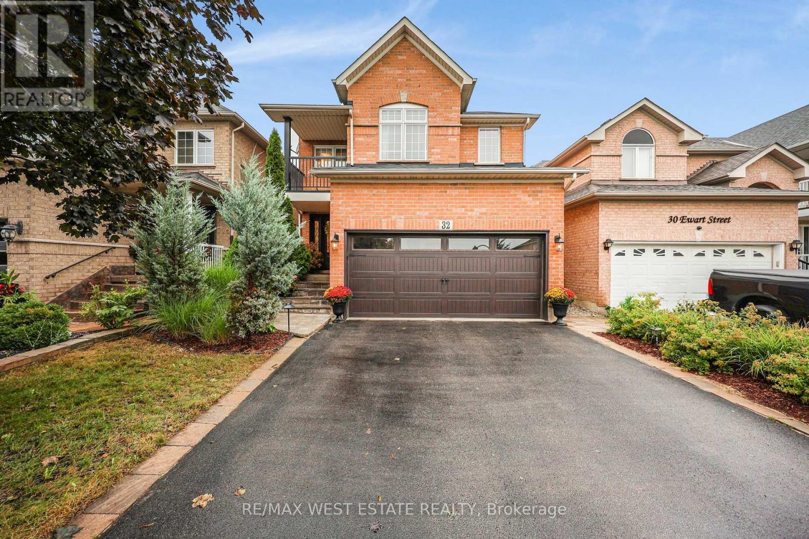 32 Ewart Street Property Photo 1