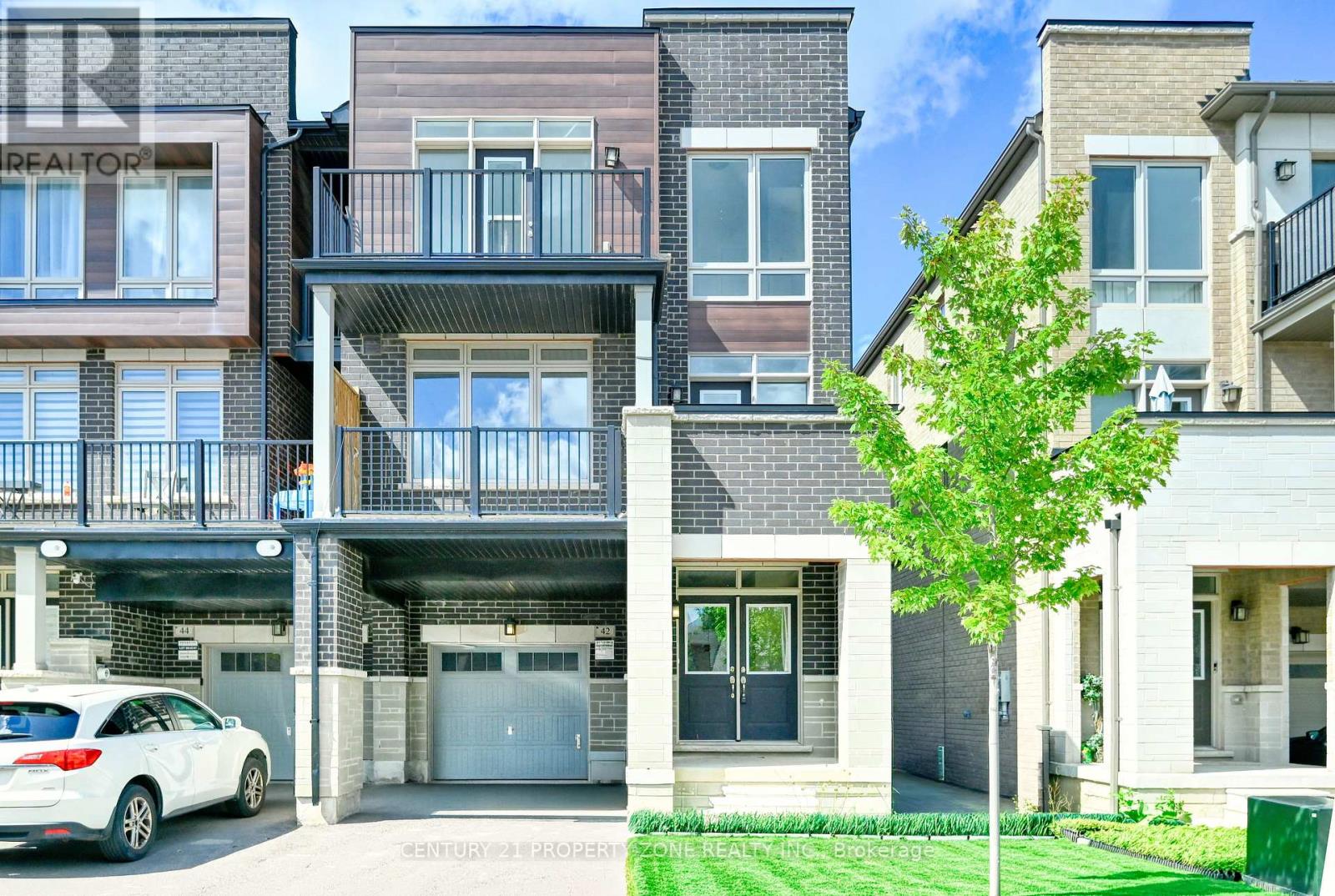 42 DONALD FICHT CRESCENT Property Photo 1
