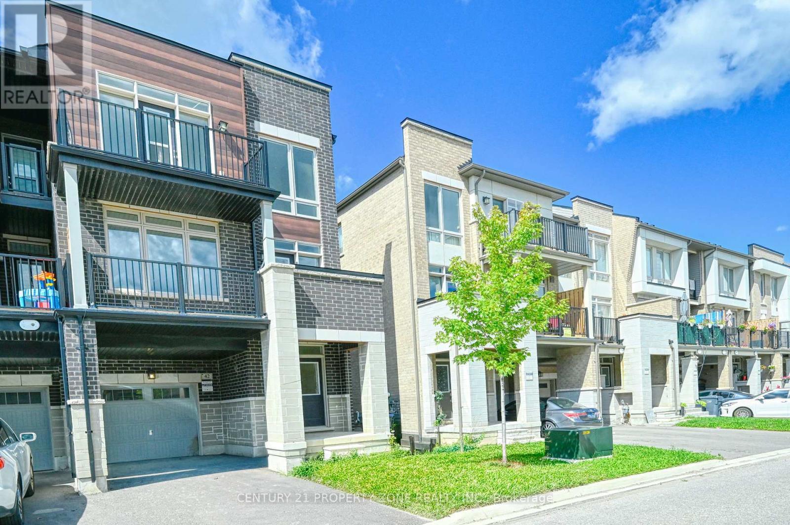 42 Donald Ficht Crescent Property Photo 2