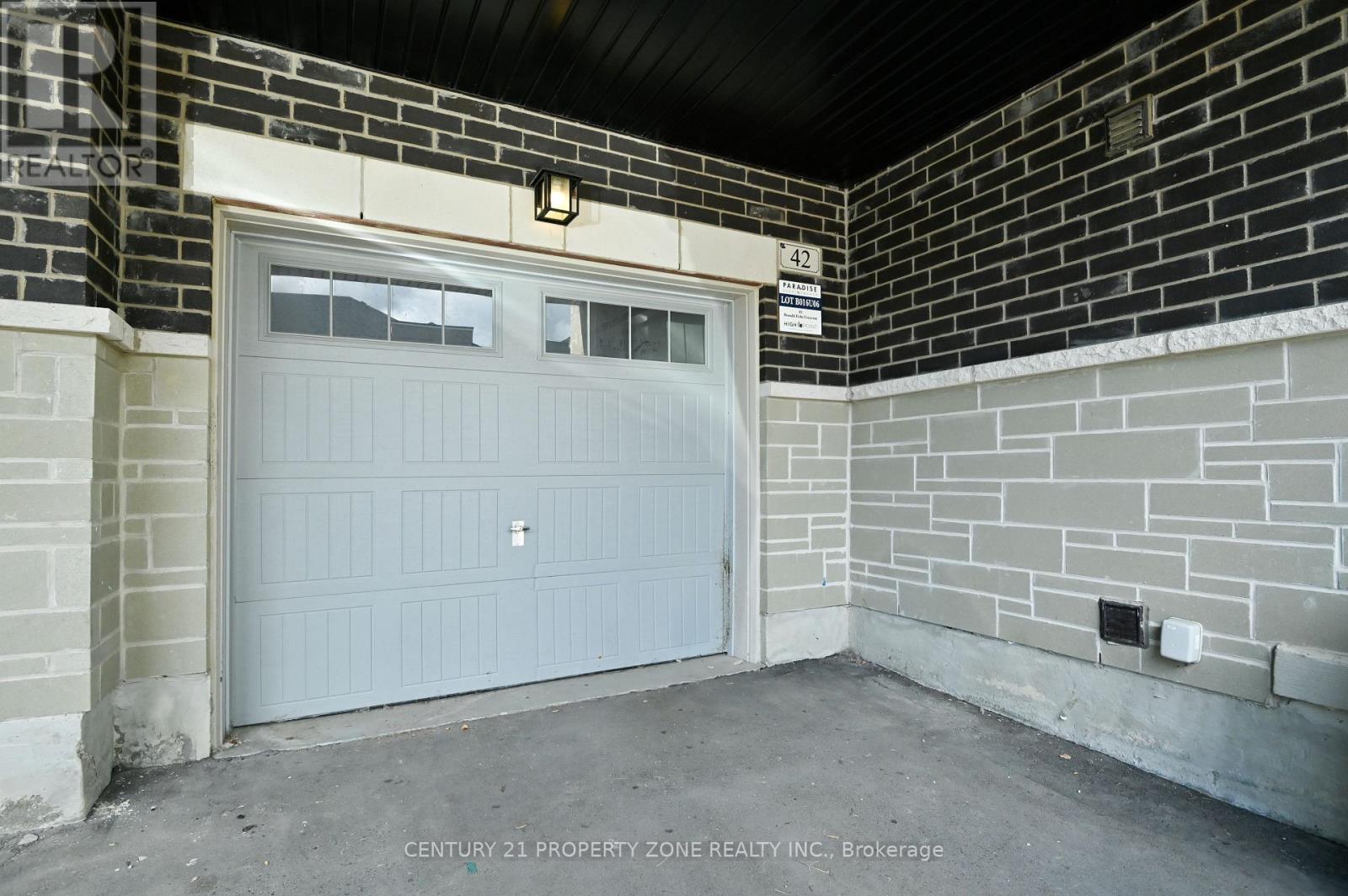 42 Donald Ficht Crescent Property Photo 4