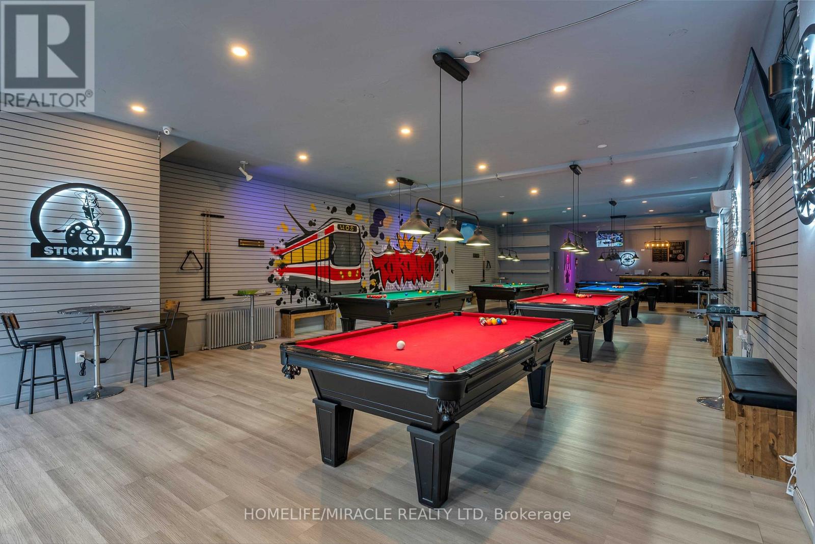 2789 Lakeshore Boulevard W Property Photo 1