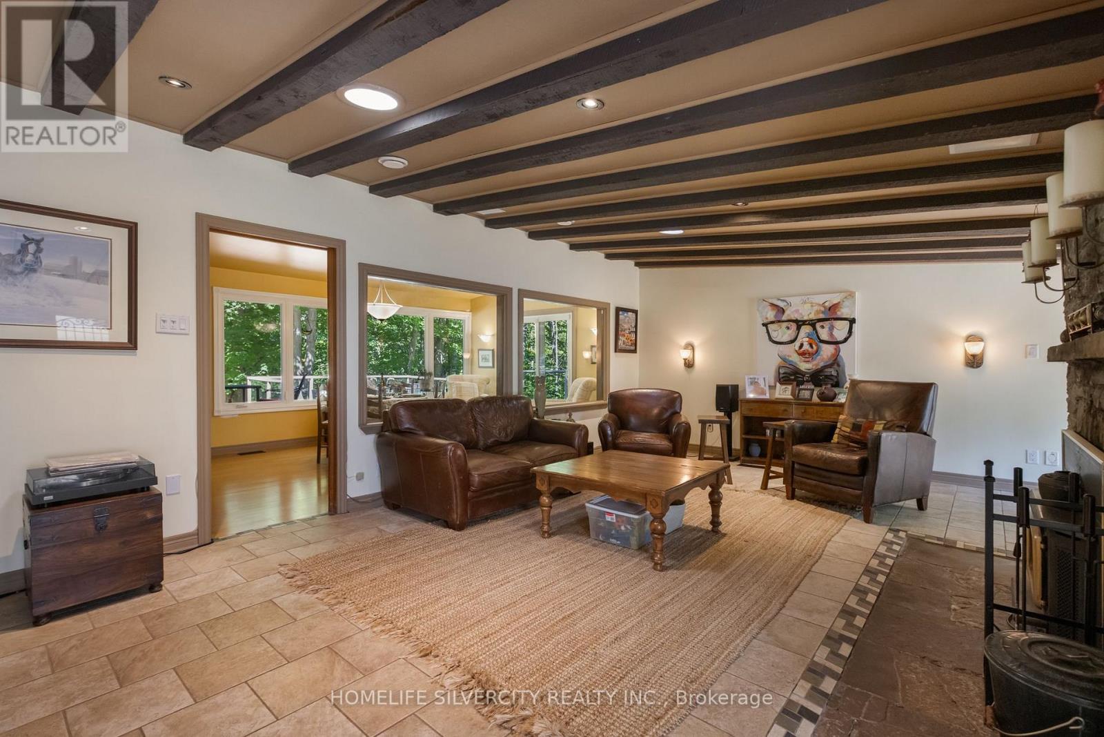 14728 Heritage Road Property Photo 3