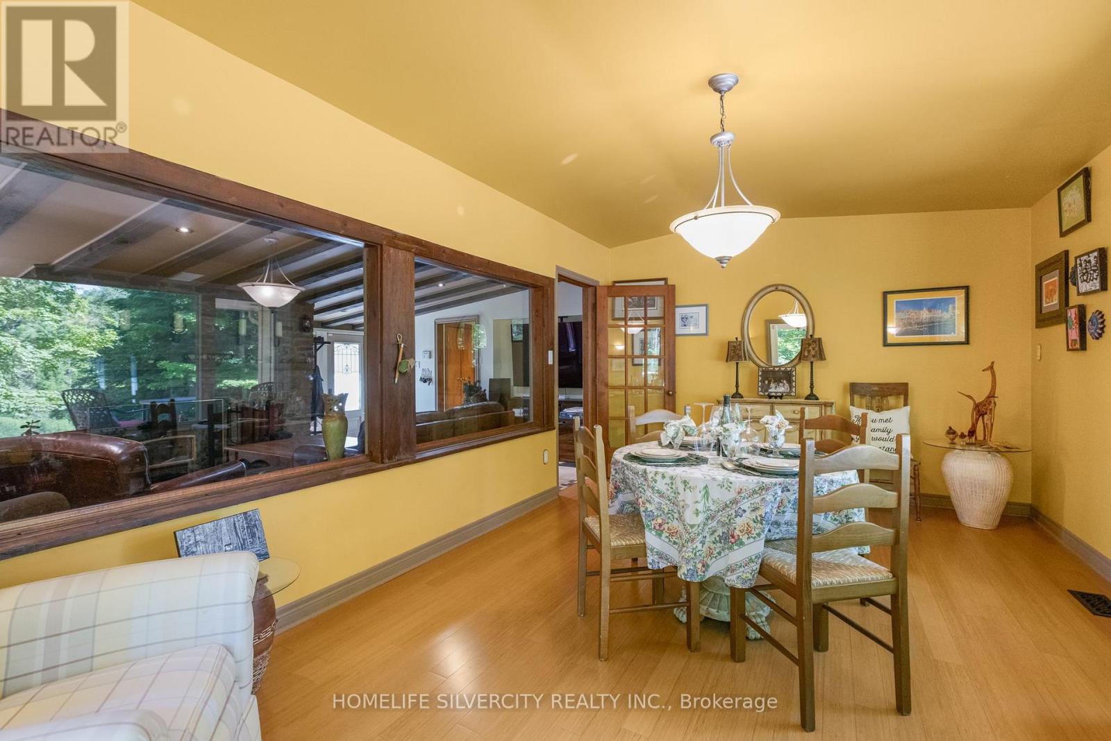 14728 Heritage Road Property Photo 6