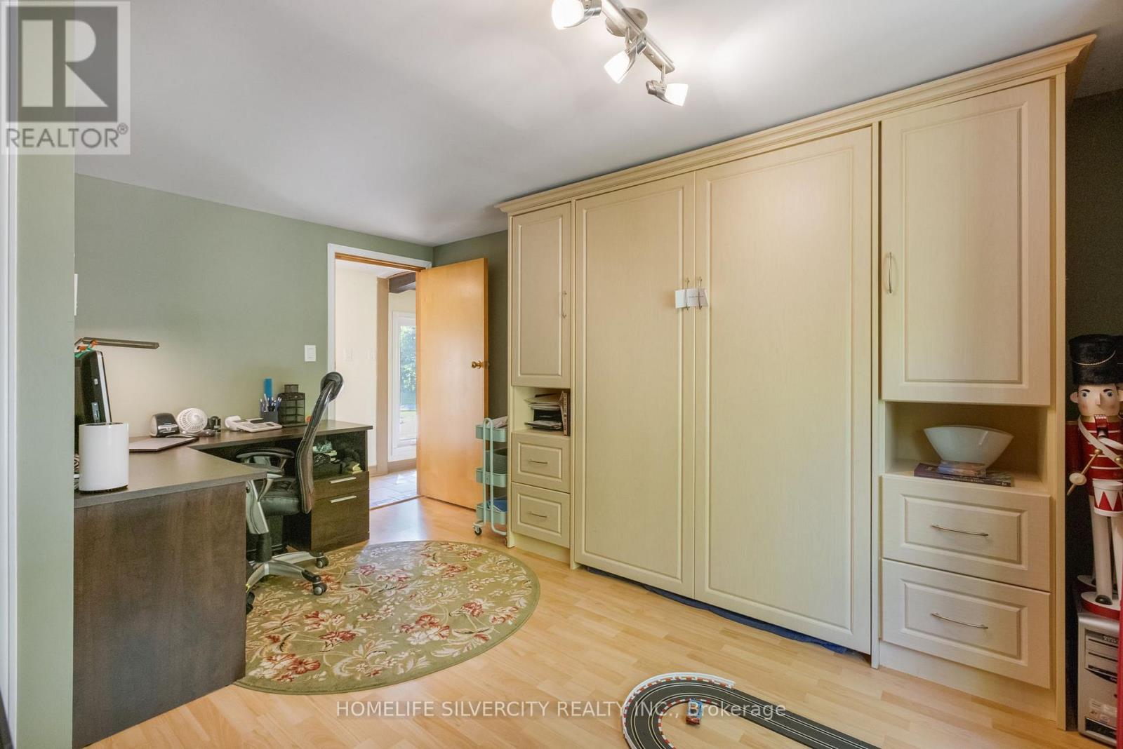 14728 Heritage Road Property Photo 8