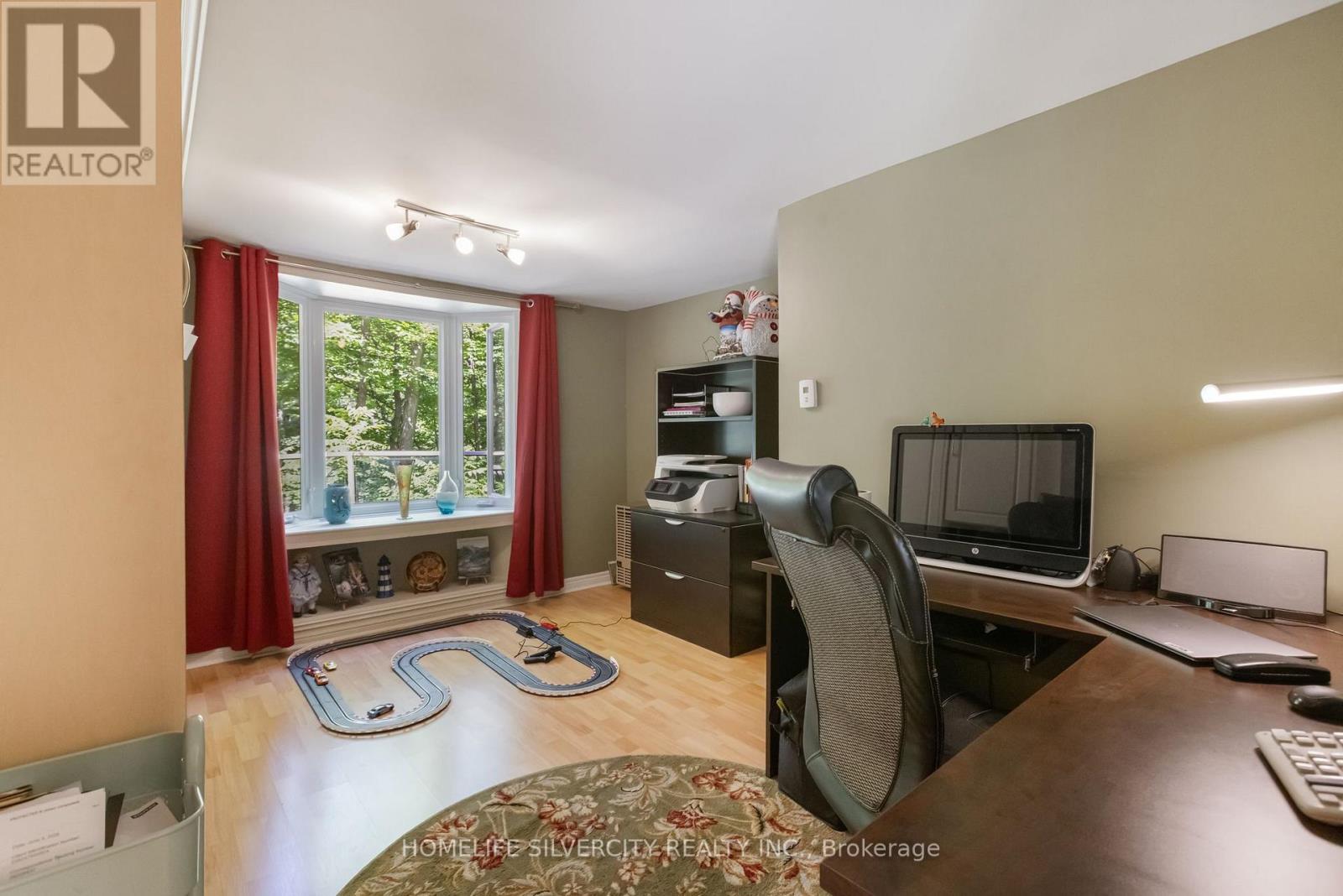 14728 Heritage Road Property Photo 9