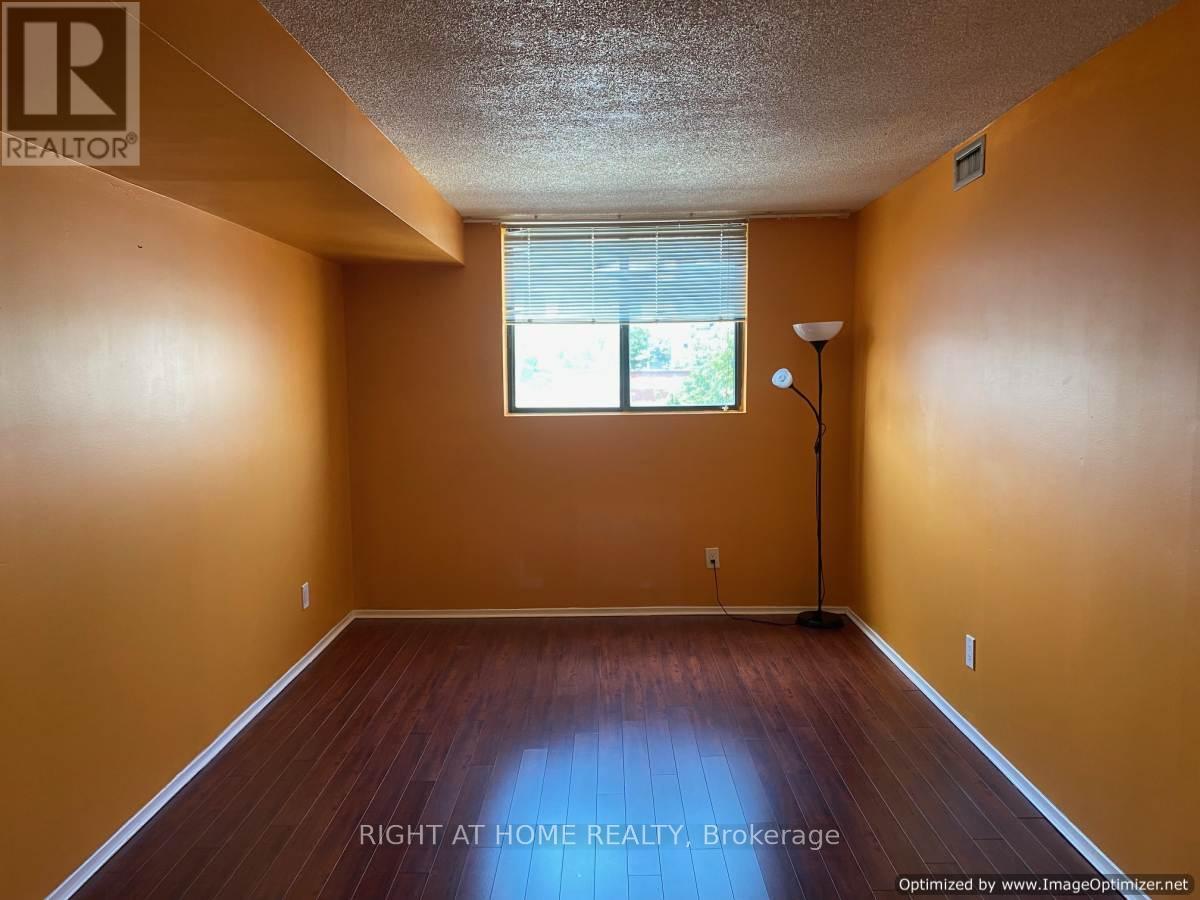 302 - 25 Agnes Street Property Photo 12