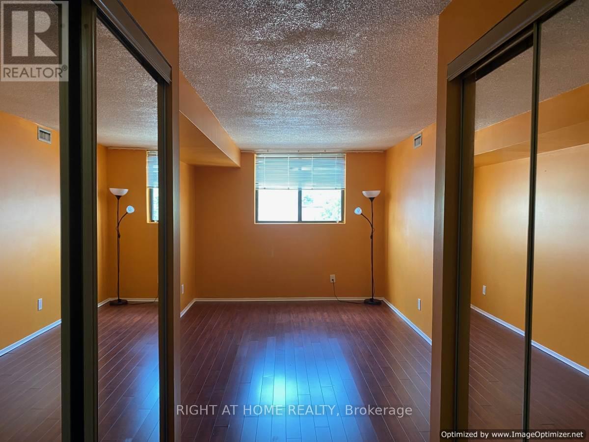 302 - 25 Agnes Street Property Photo 14