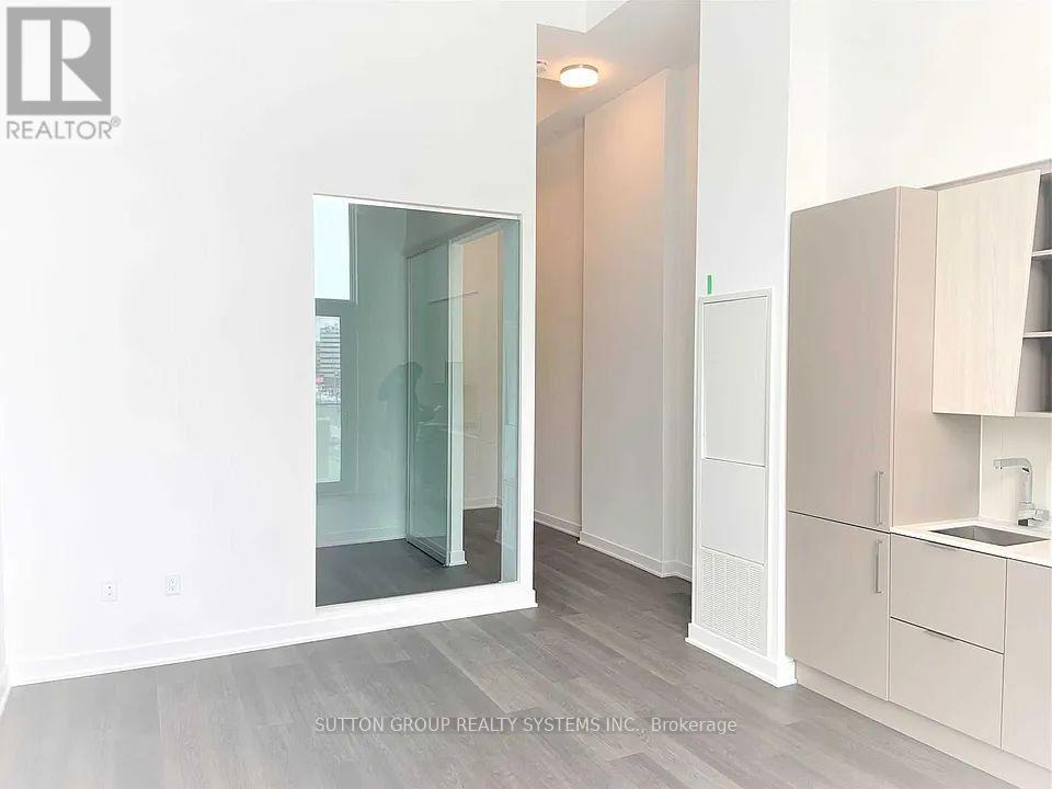 414 - 3900 Confederation Parkway Property Photo 5