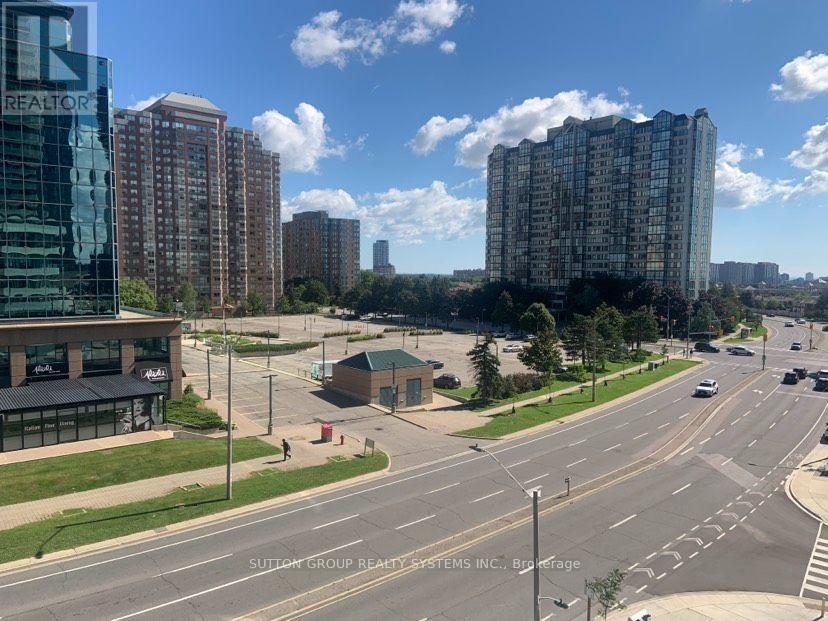414 - 3900 Confederation Parkway Property Photo 12