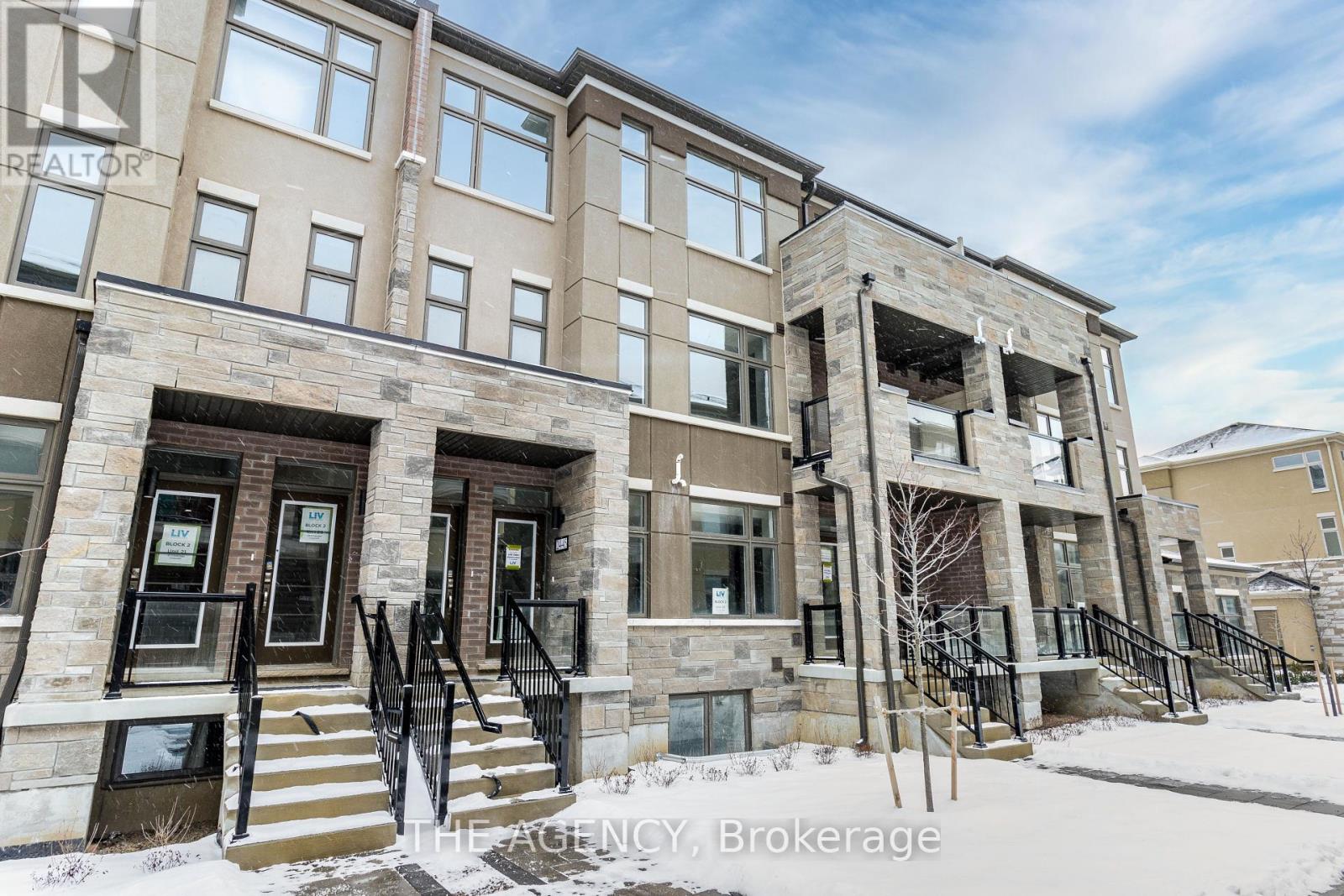24 - 45 Fieldridge Crescent Property Photo 1