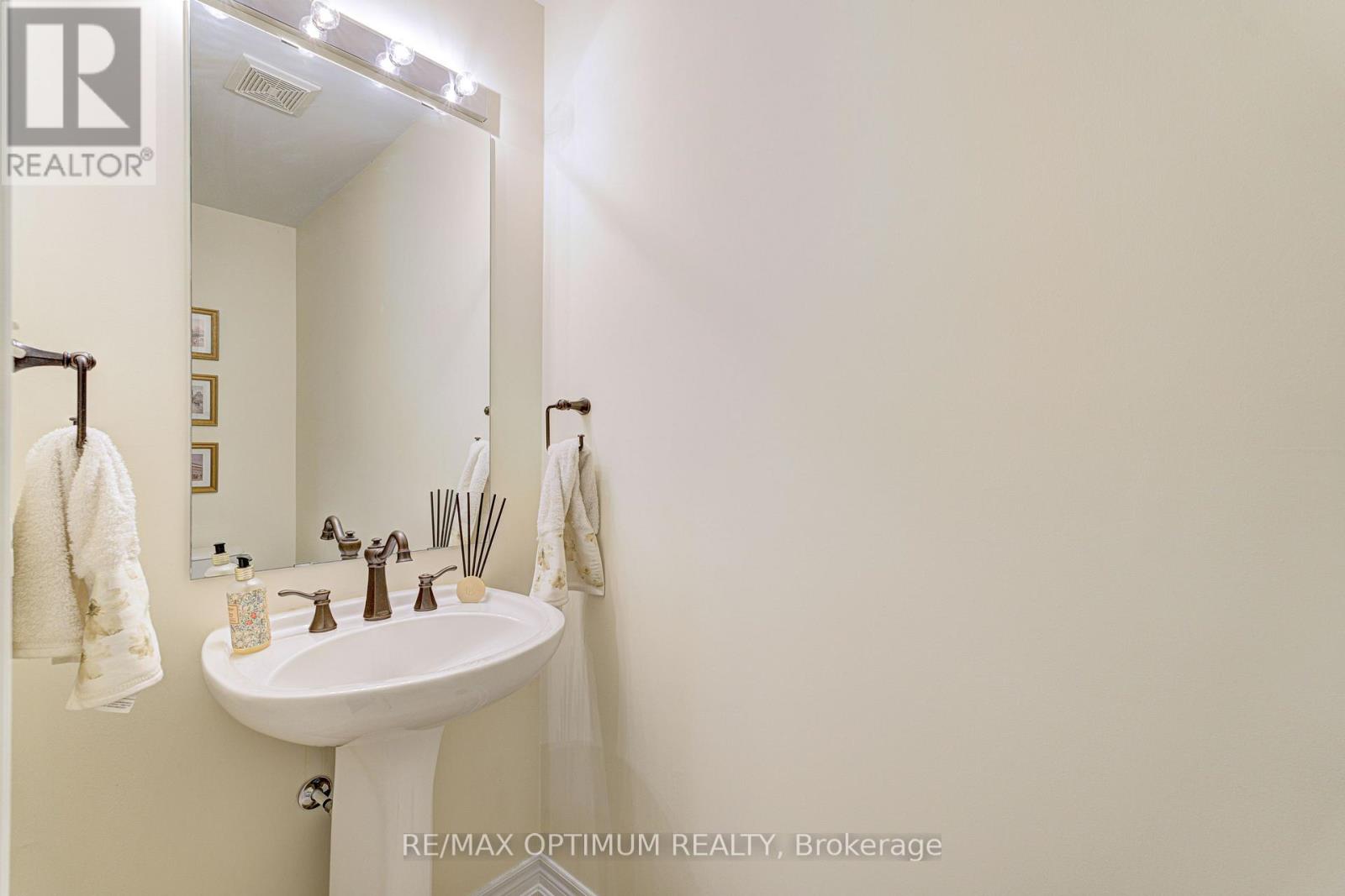 60 Impulse Circle Property Photo 21