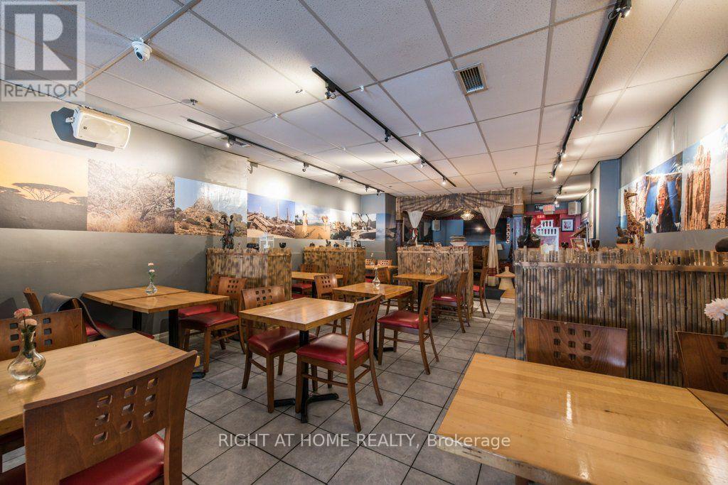 812 Bloor Street W Property Photo 3