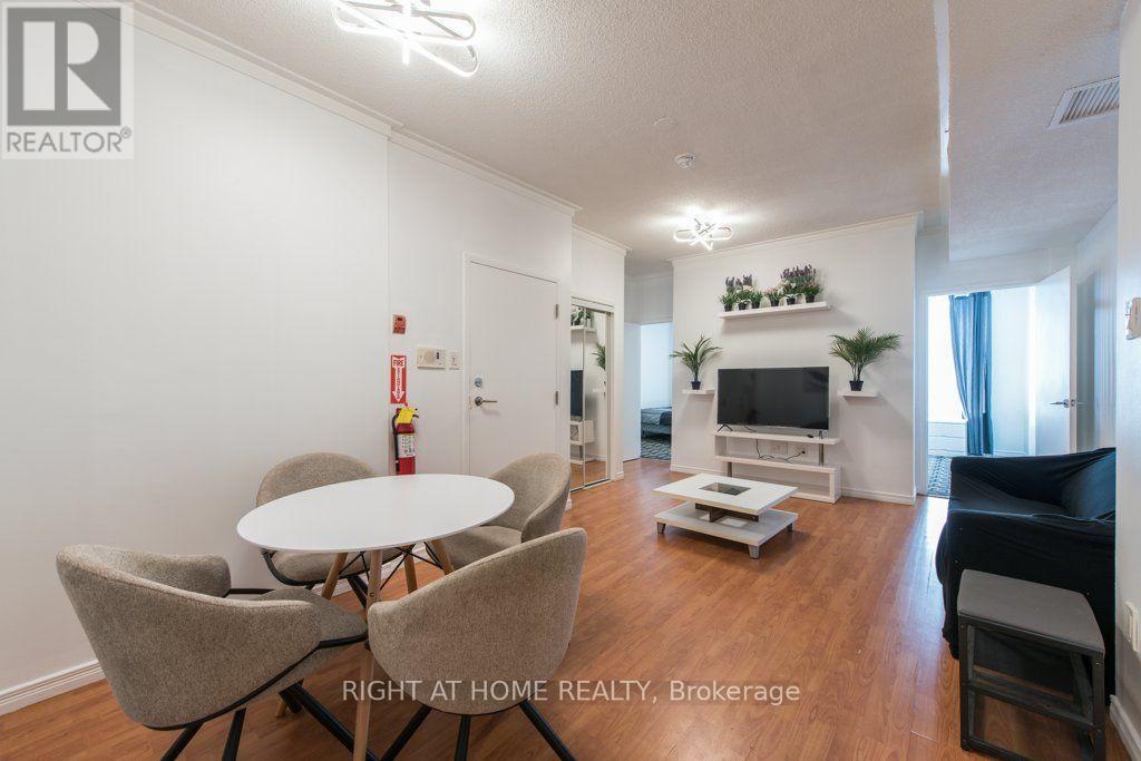 812 Bloor Street W Property Photo 7