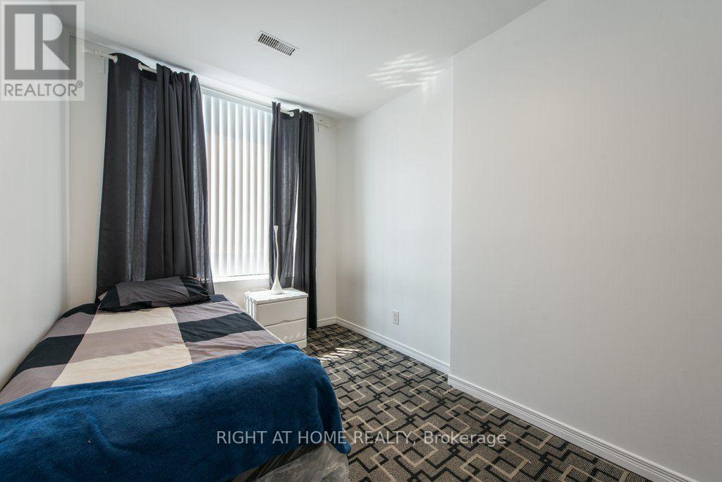 812 Bloor Street W Property Photo 10