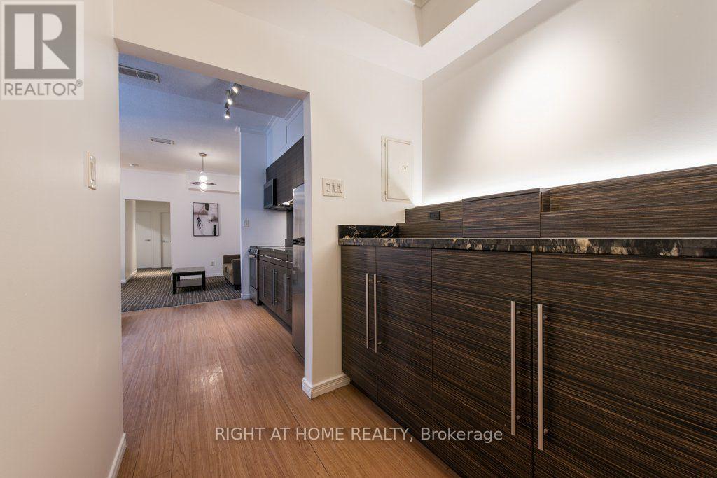 812 Bloor Street W Property Photo 13