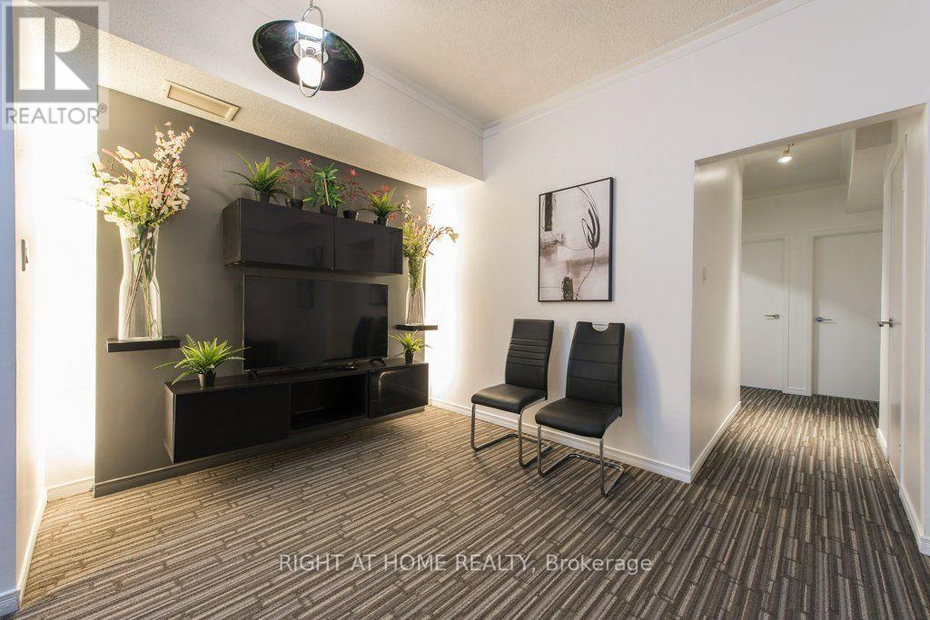 812 Bloor Street W Property Photo 15