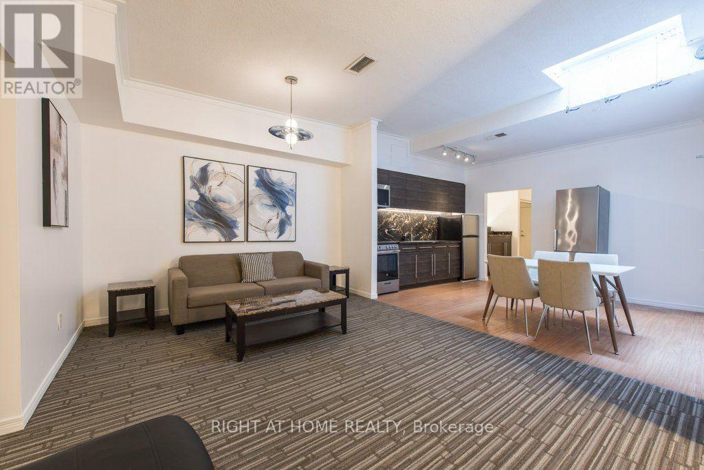 812 Bloor Street W Property Photo 16