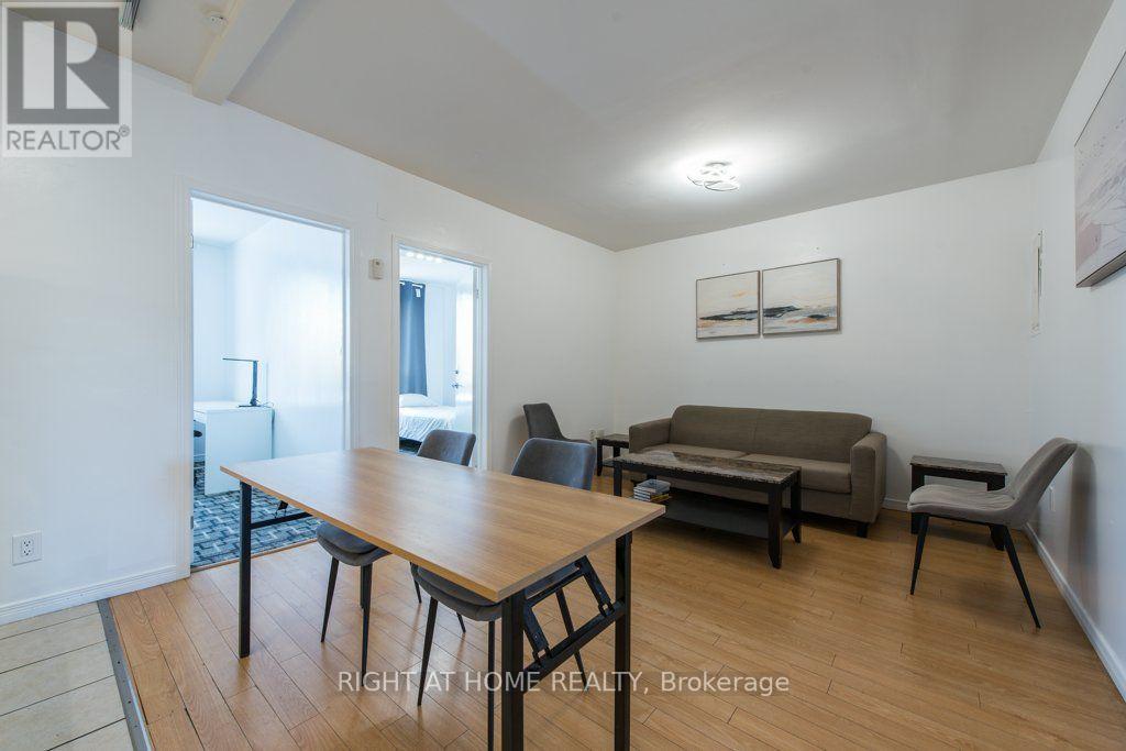 812 Bloor Street W Property Photo 23