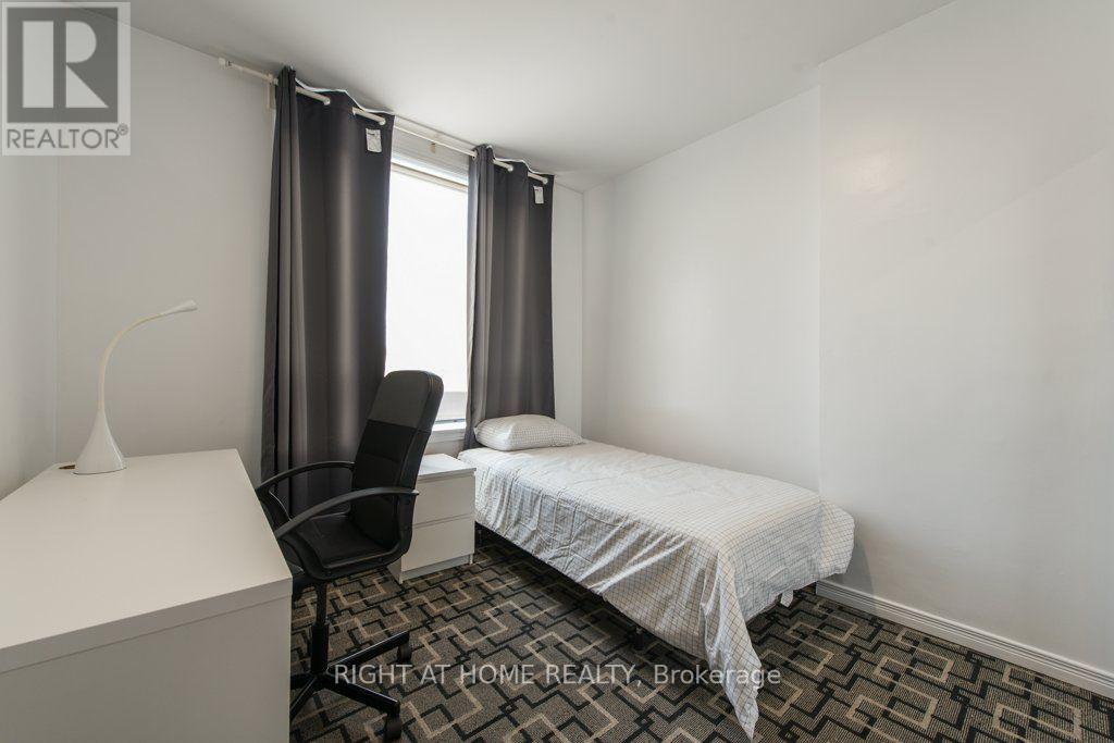 812 Bloor Street W Property Photo 25