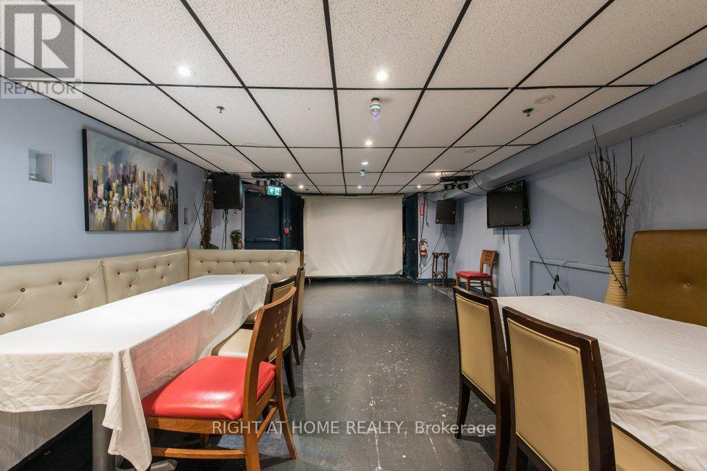 812 Bloor Street W Property Photo 29