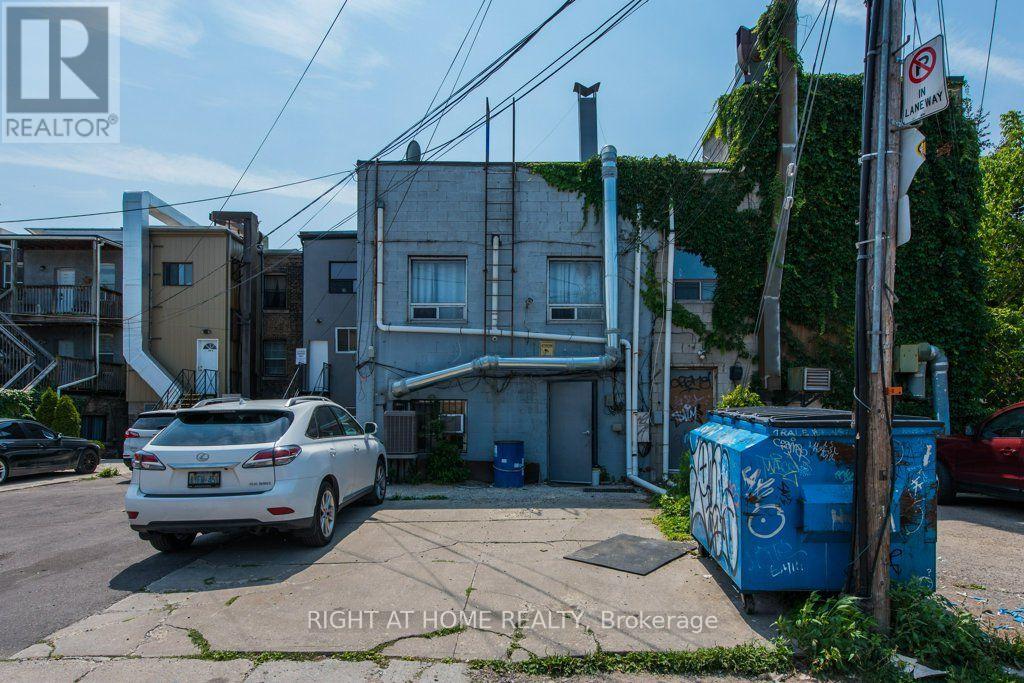 812 Bloor Street W Property Photo 34